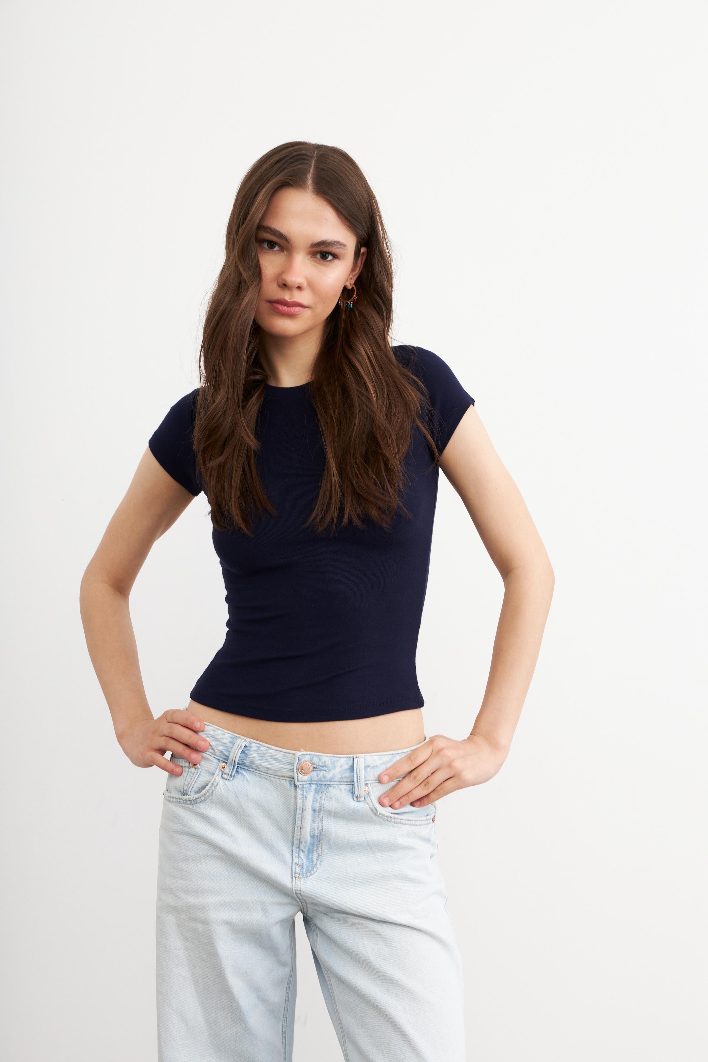 Kadın Lacivert Bisiklet Yaka Kısa Kol Ultra Soft T-shirt