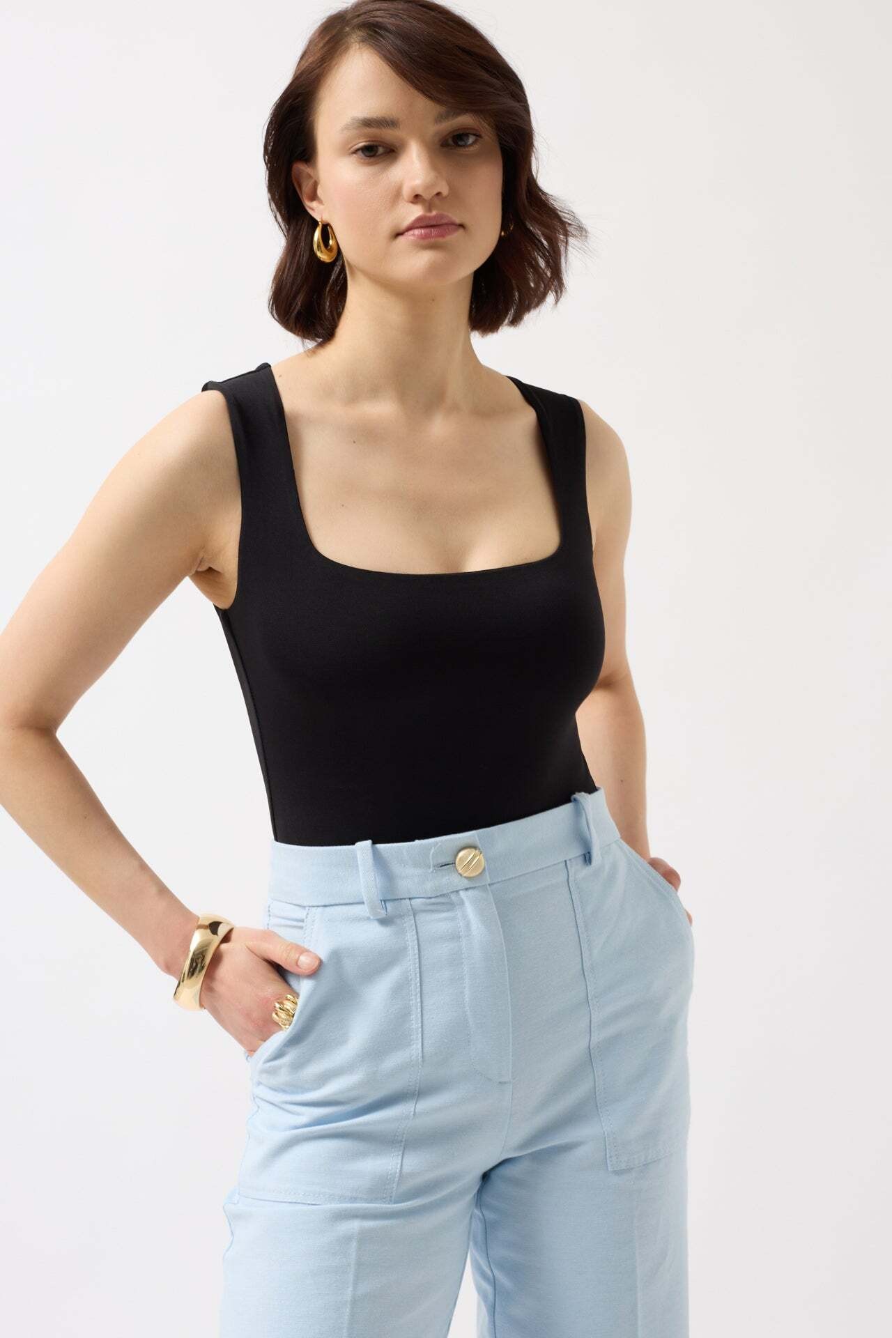 Kare Yaka Kalın Askılı Siyah Bodysuit