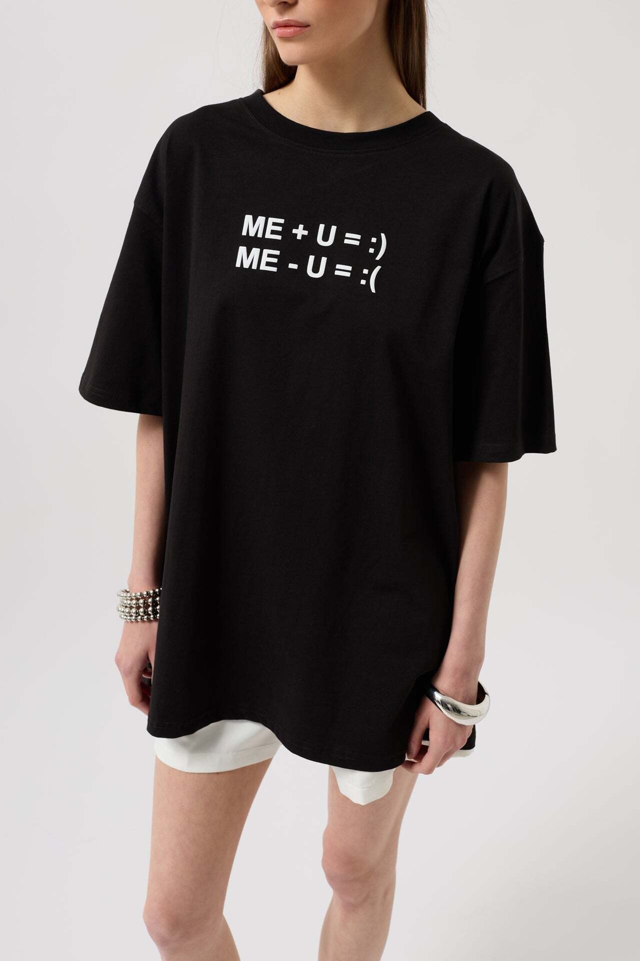 Kabartma Baskılı Siyah T-Shirt