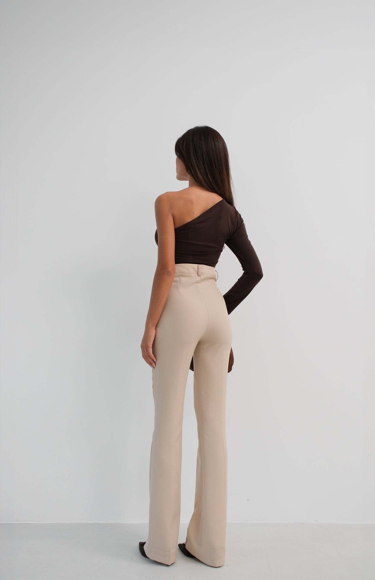 Asimetrik Tek Omuz Kahverengi Crop Top