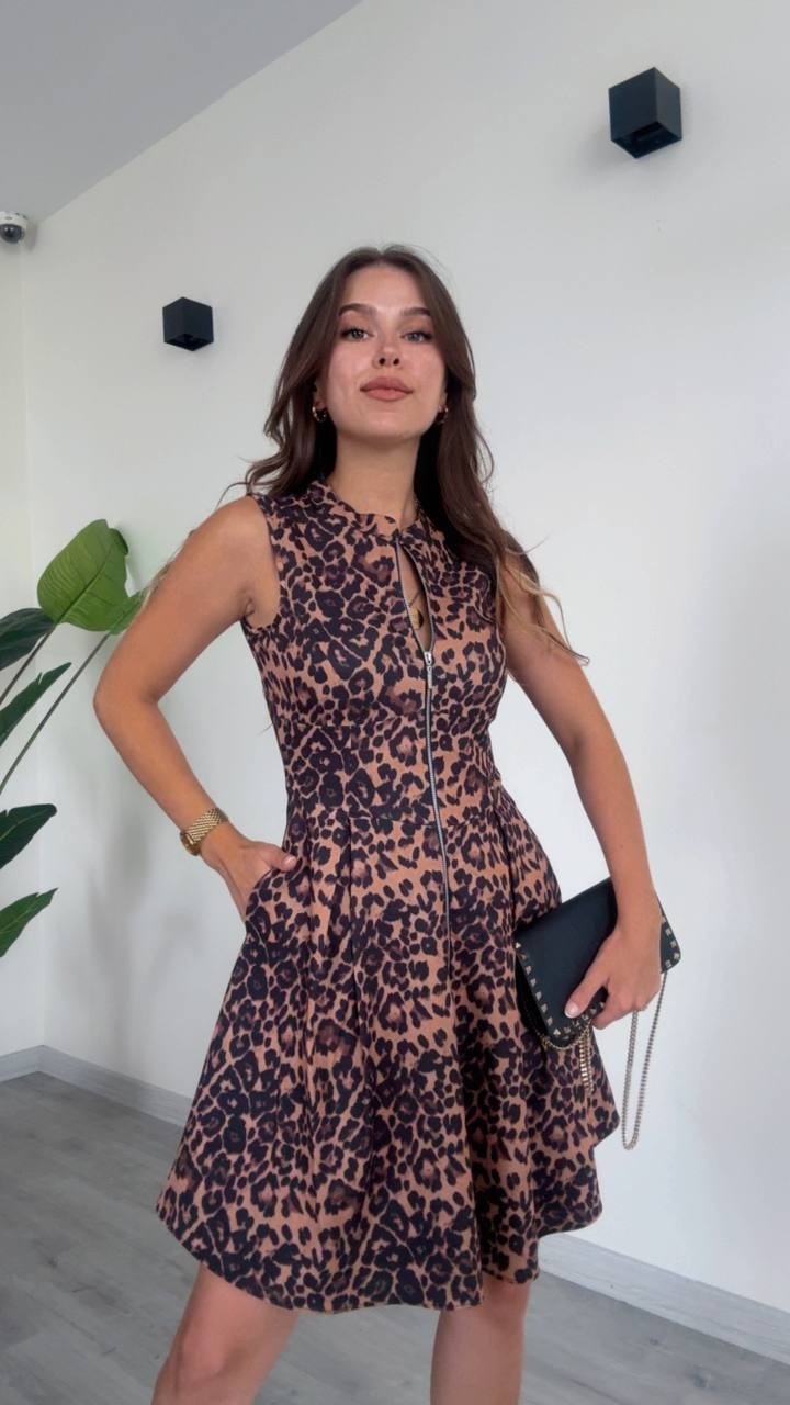 Leopar Desenli Fermuarlı Elbise - Şıklığın Yeni Tanımı