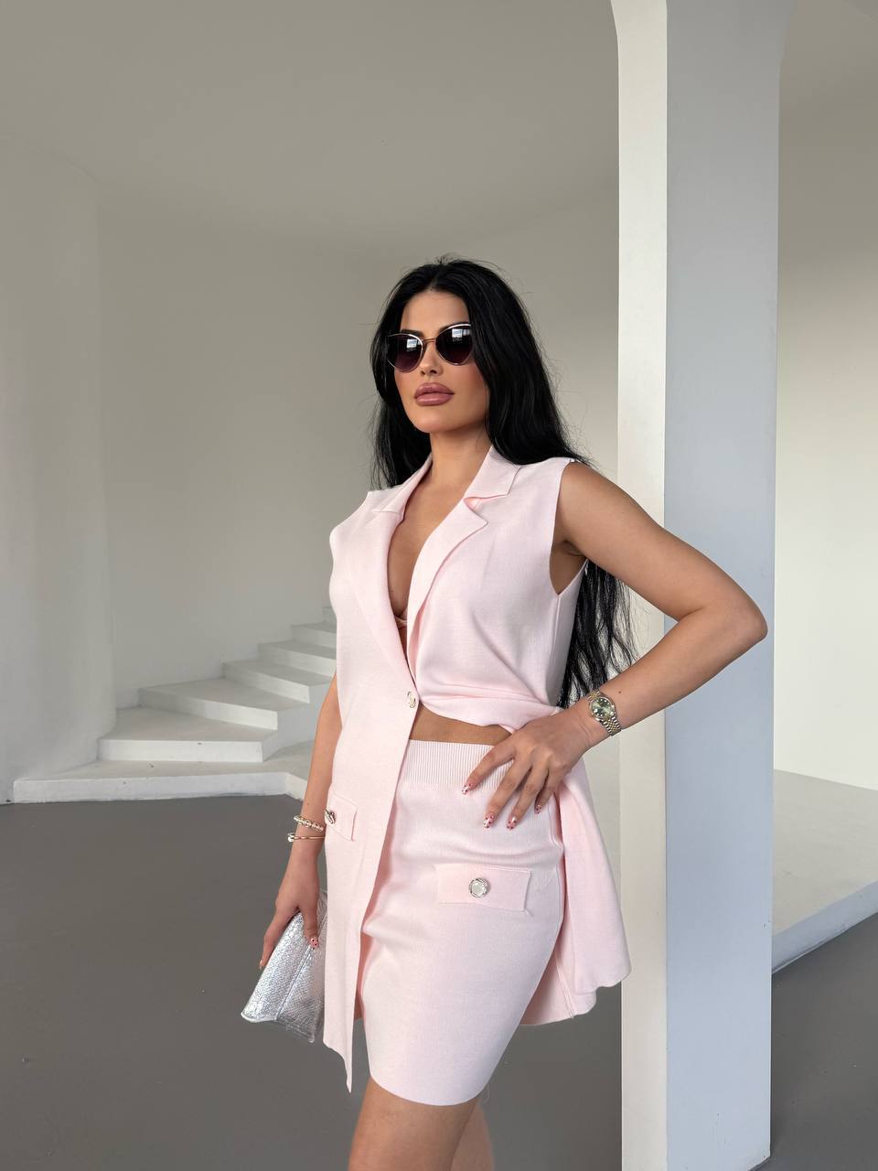 Kadın Örme Kumaş Yelek & Etek Takım – Şık Düğme Detaylı İkili Takım