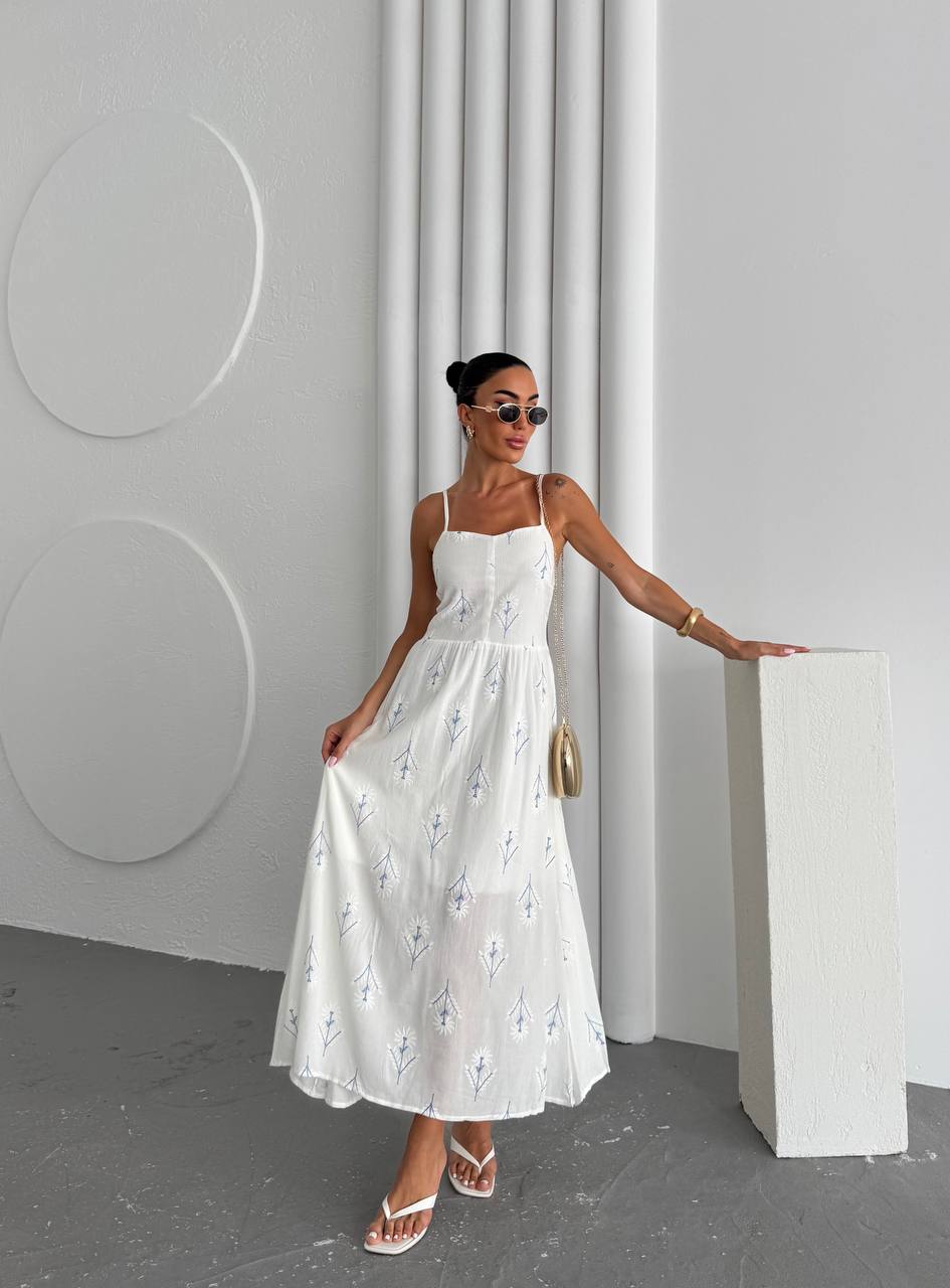 Askılı, Nakış İşlemeli Rahat Kesim Yazlık Elbise