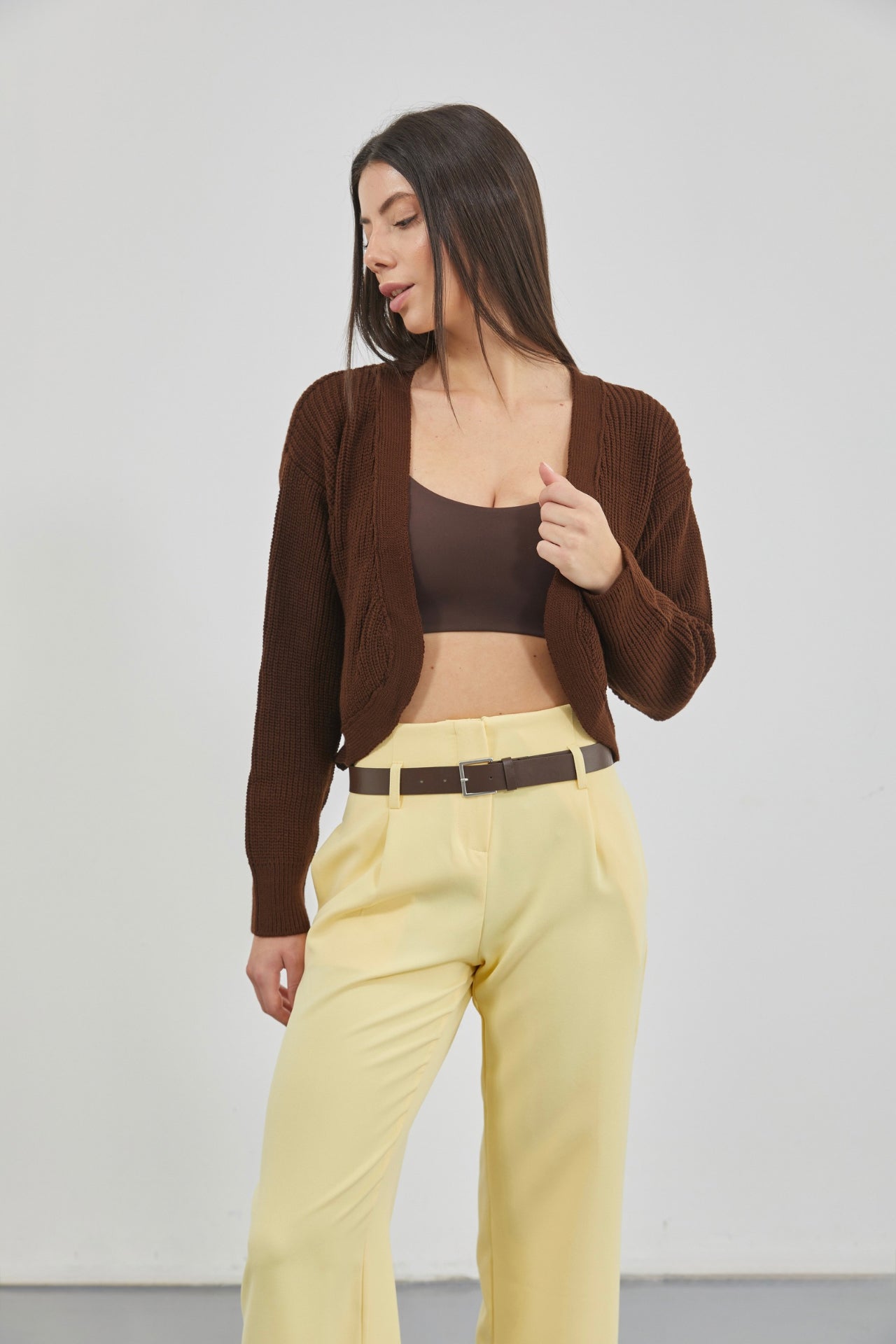 Biyeli Crop Kahverengi Triko Hırka