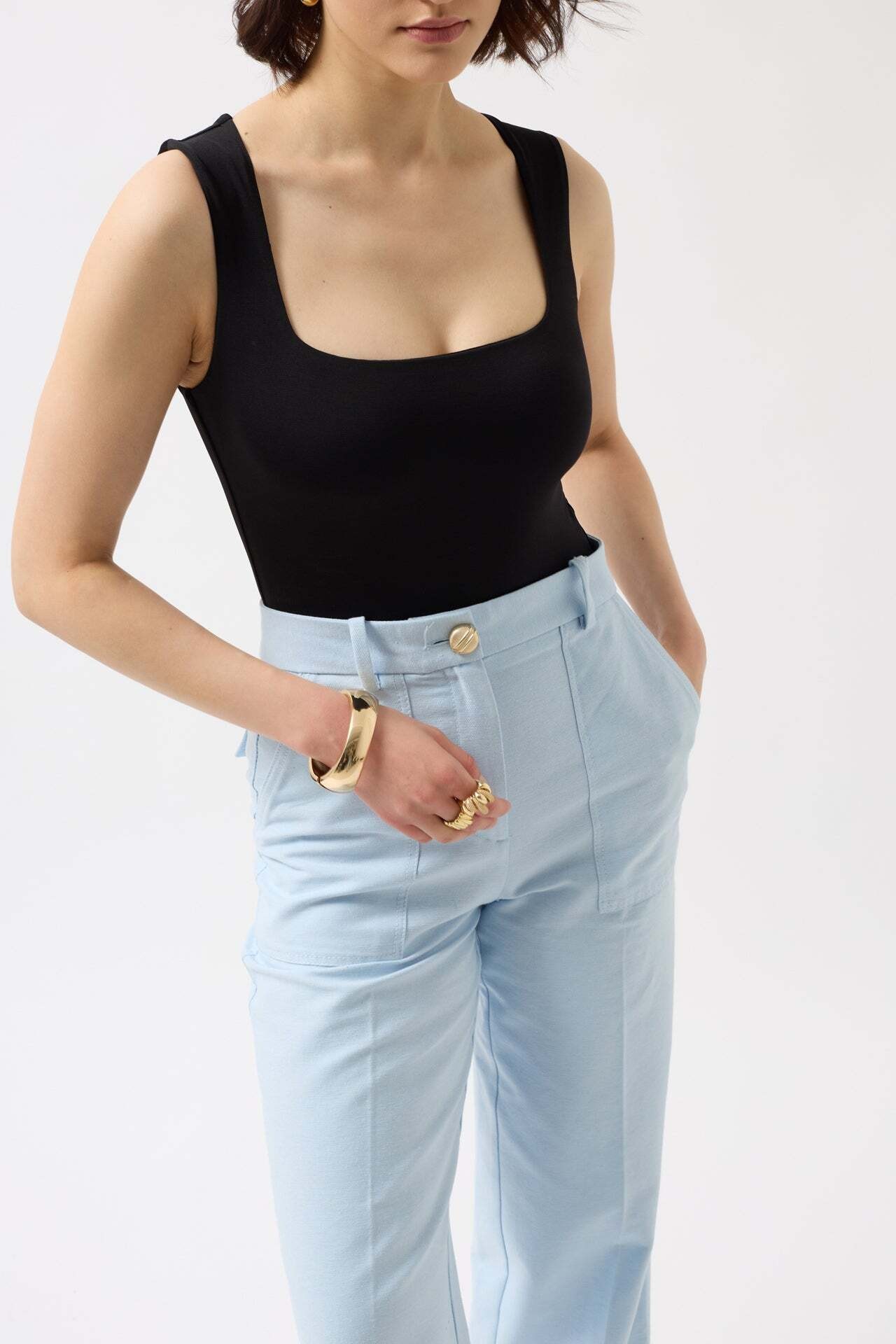 Kare Yaka Kalın Askılı Siyah Bodysuit