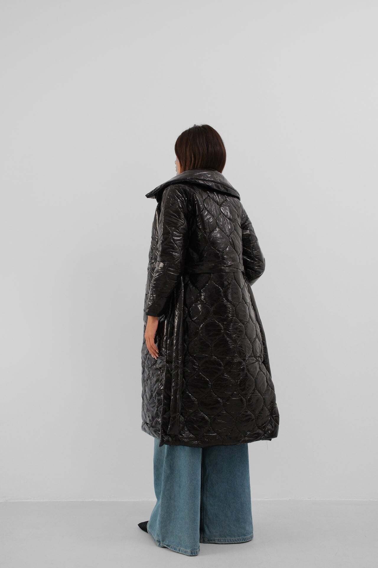 Kemerli Rugan Siyah Şişme Maxi Mont