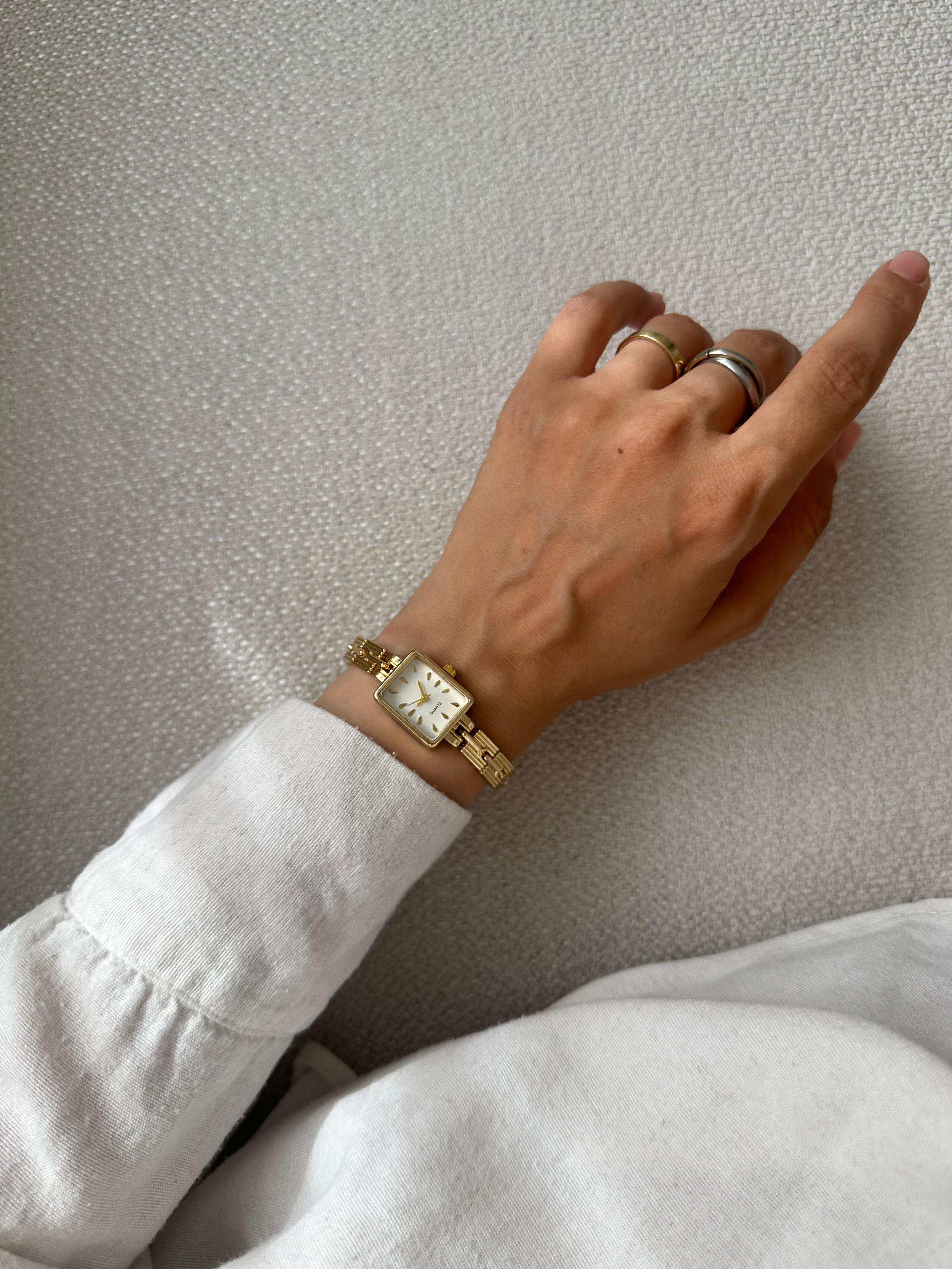 Axel Model - Gold