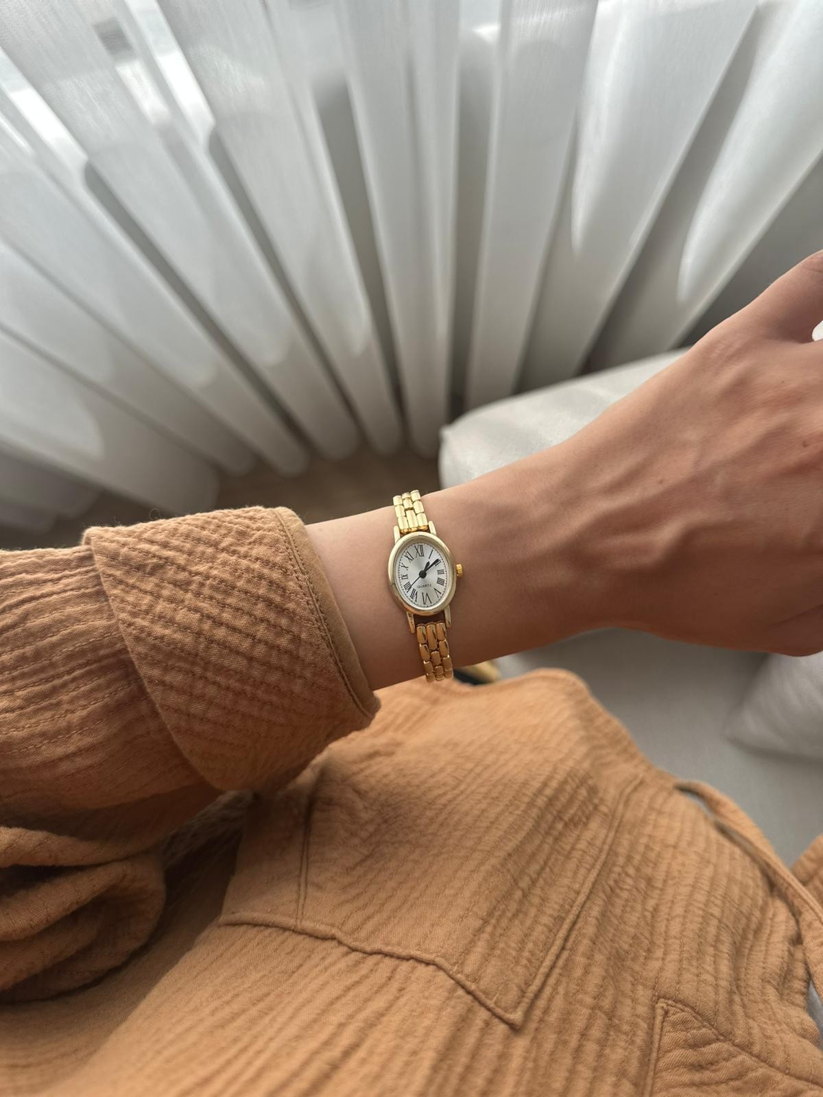 Diana Model - Gold