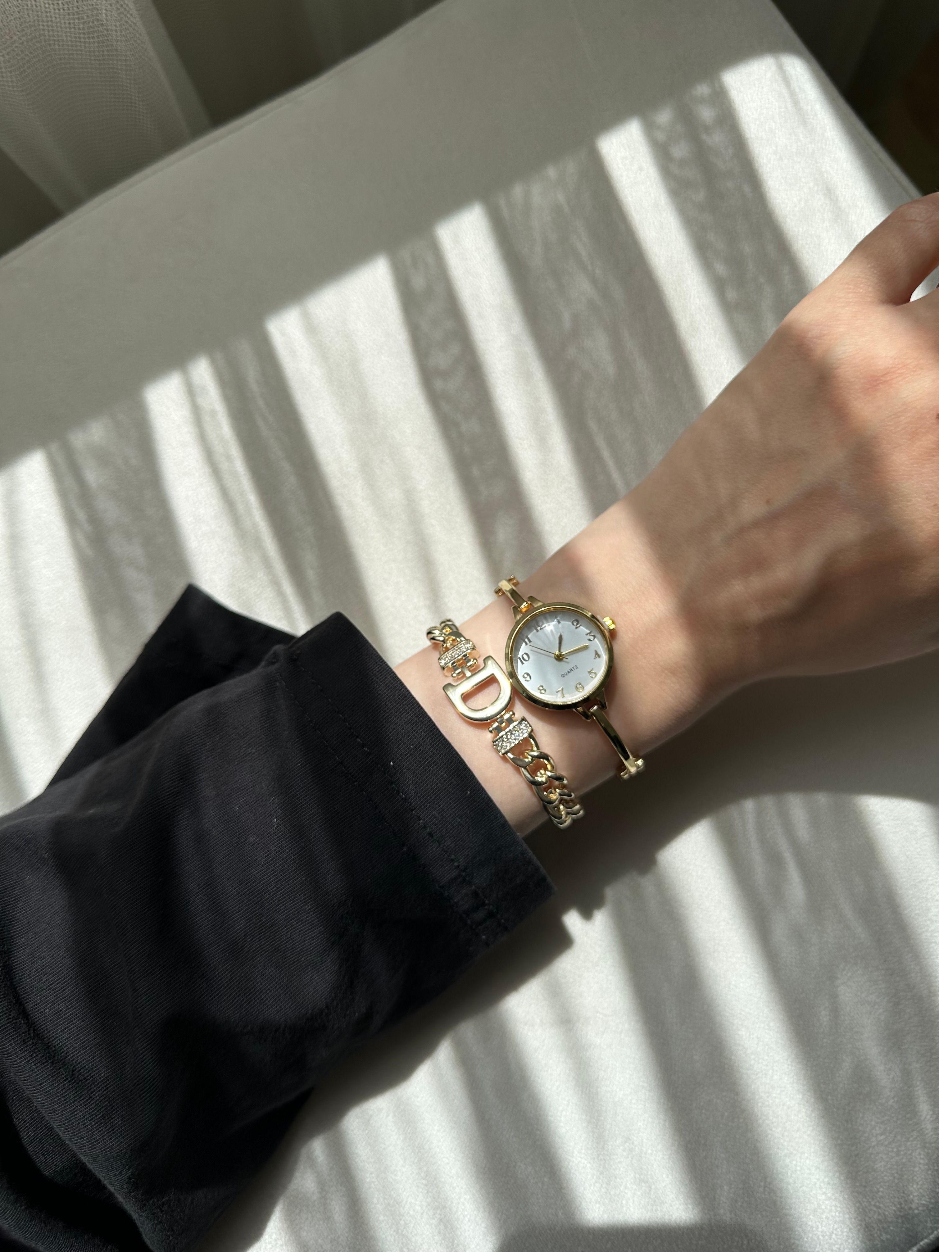 Vanessa Model Gold- Sarı  Saat Ve Harf  Bileklik Seti