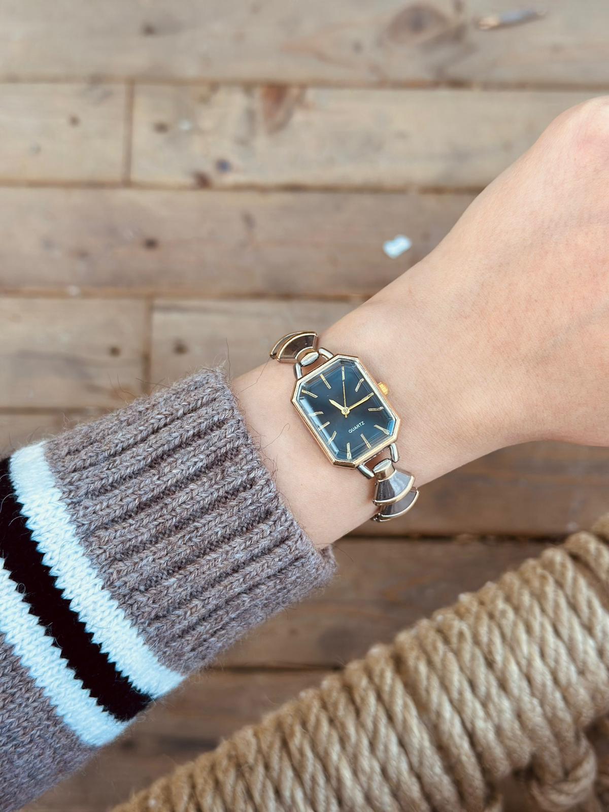 Klea Model - Gold Siyah