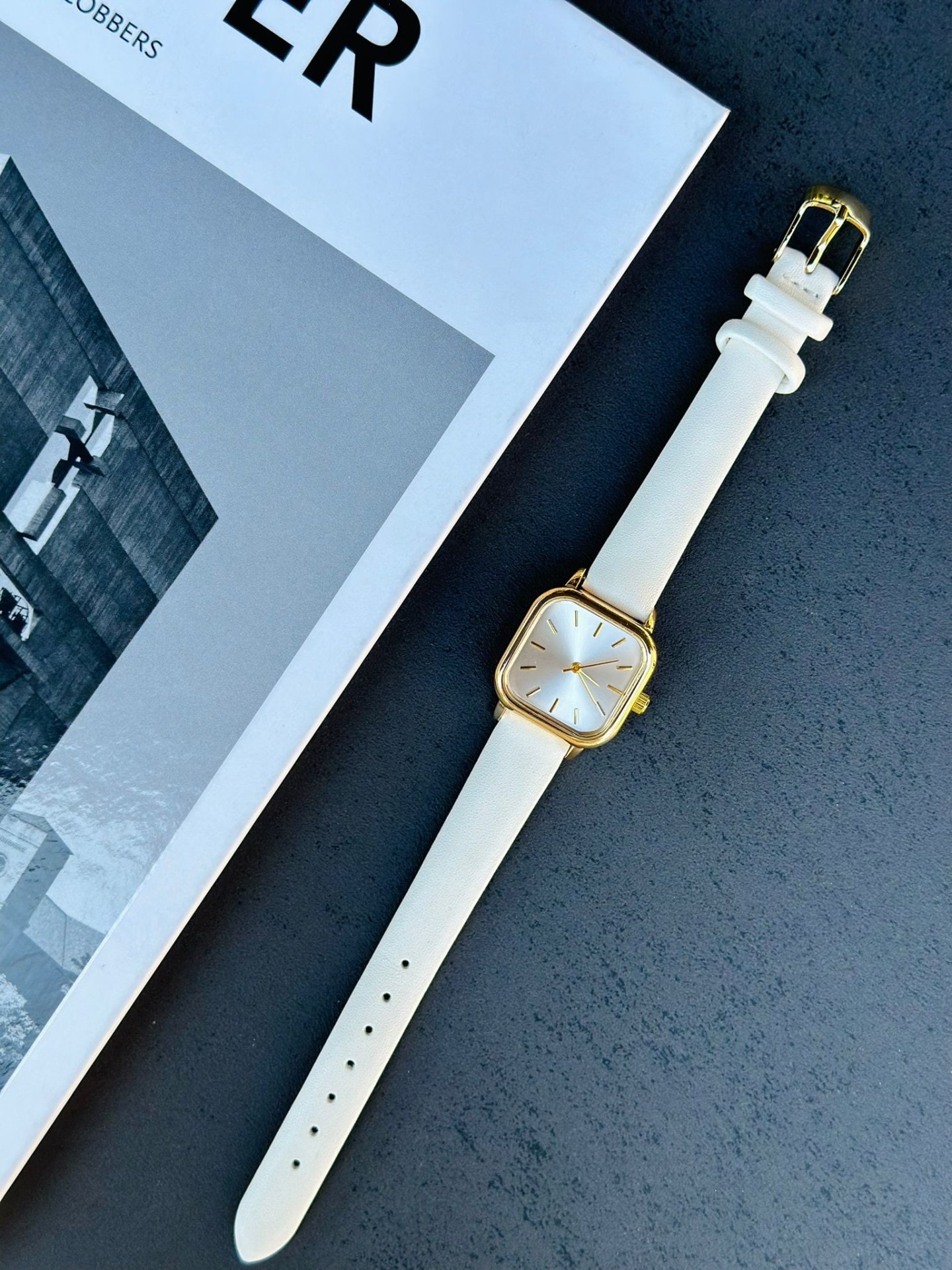 MİRA Beyaz Kordon Saat Modelimiz