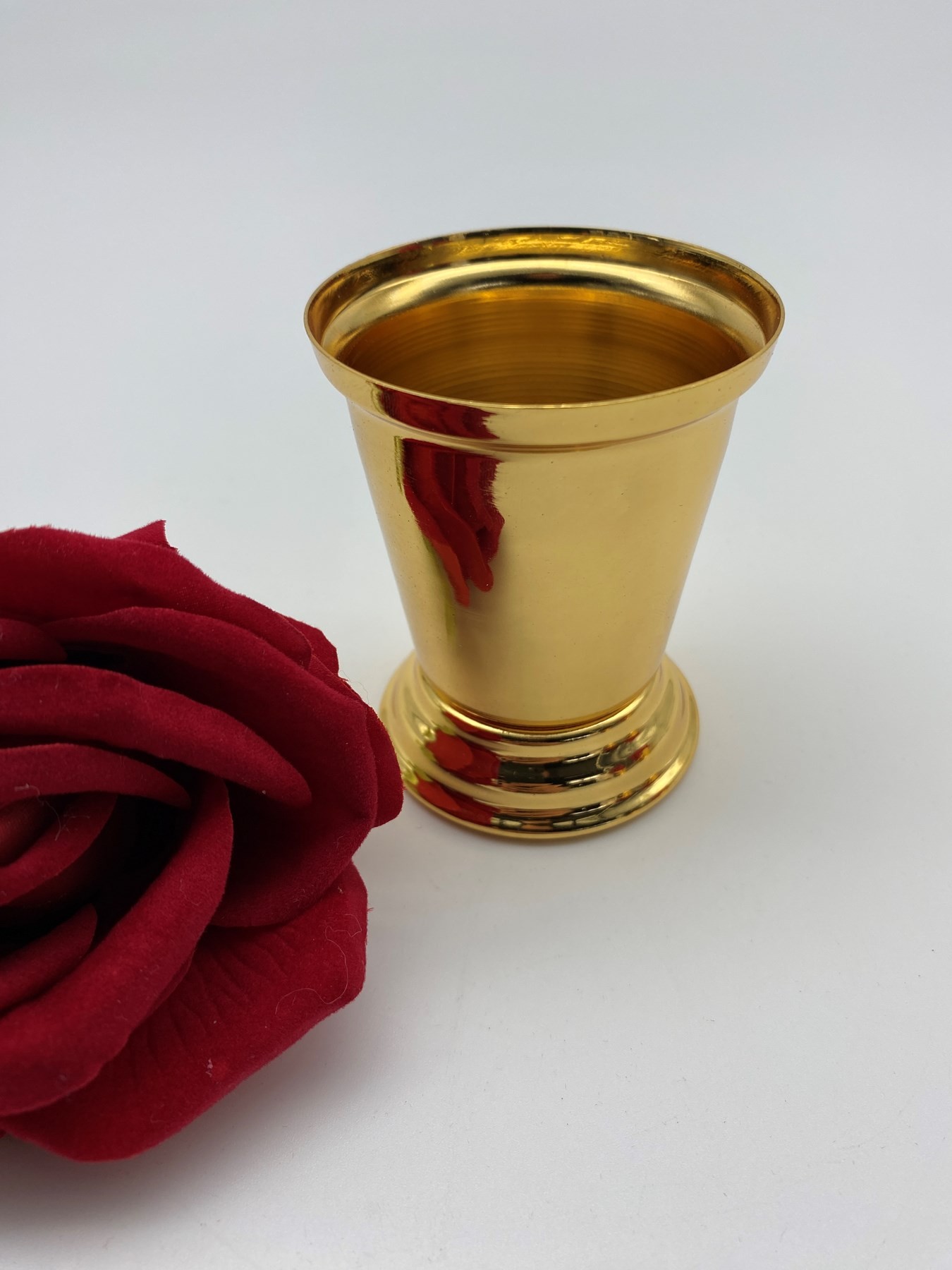 Dekoratif Kahve Yanı Sunumluk Gül Kovası - 1 Adet Gold Kova, 1 Adet Kırmızı Gül