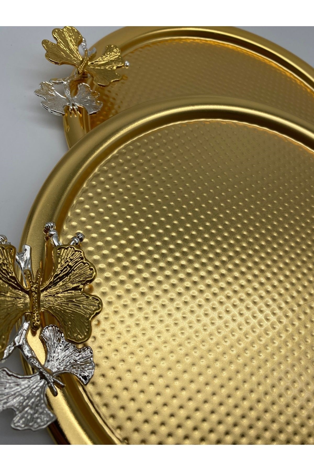 2'li Kelebekli Yuvarlak Gold Çay ve Kahve Sunum Tepsisi, Dekoratif Servis Tepsisi 22cm Tek Kişilik