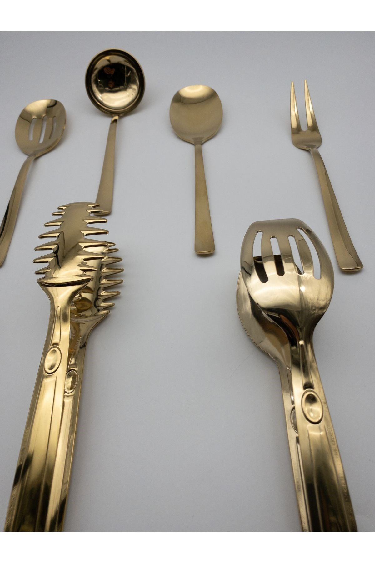 8 Parça Gold Kevgir, Kepçe, Kürek, Çatal, Kaşık ve  Maşa Servis Seti 18/10 Paslanmaz Çelik