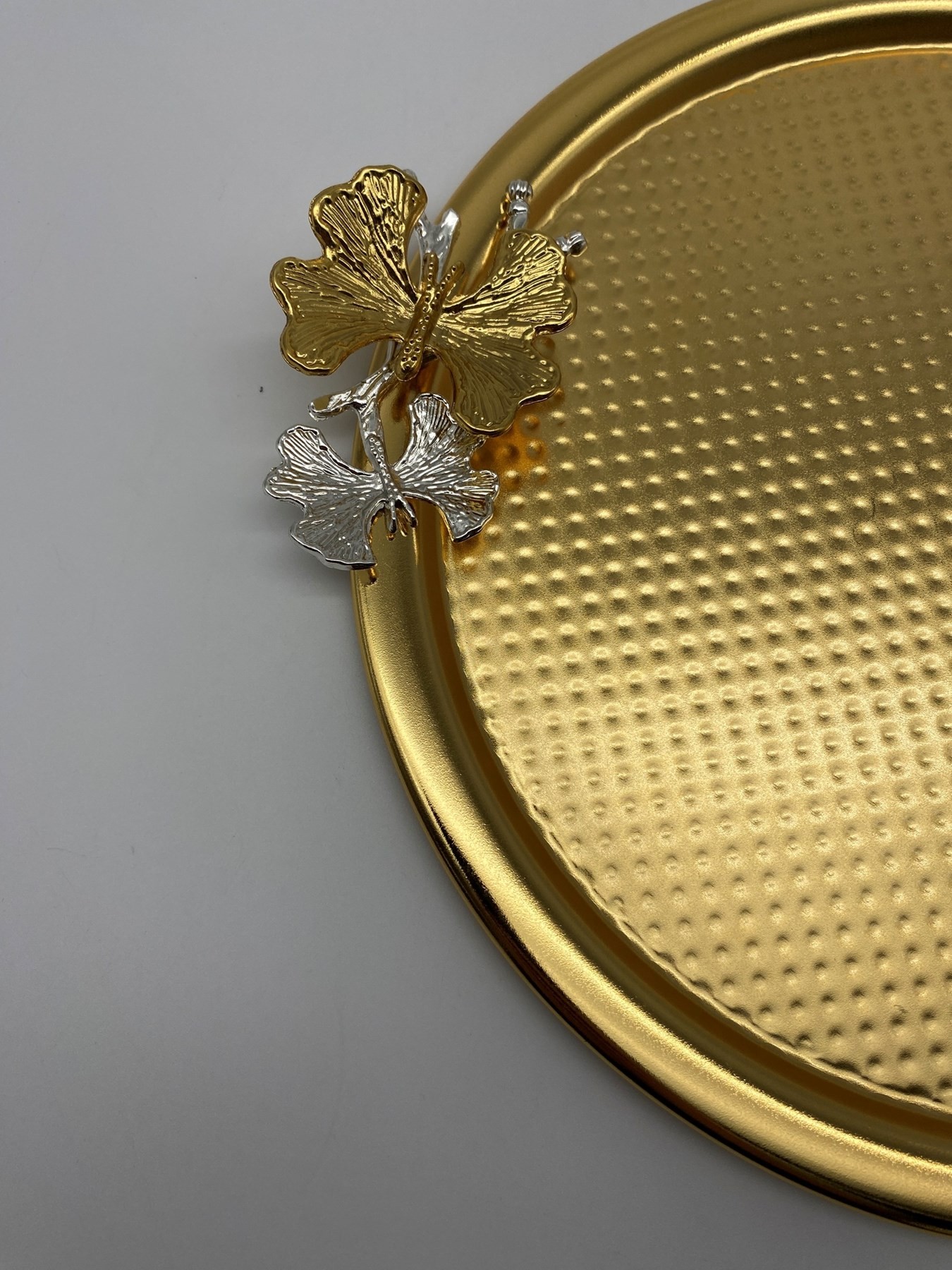 6'lı Kelebekli Yuvarlak Gold Çay ve Kahve Sunum Tepsisi, Dekoratif Servis Tepsisi 22cm Tek kişilik