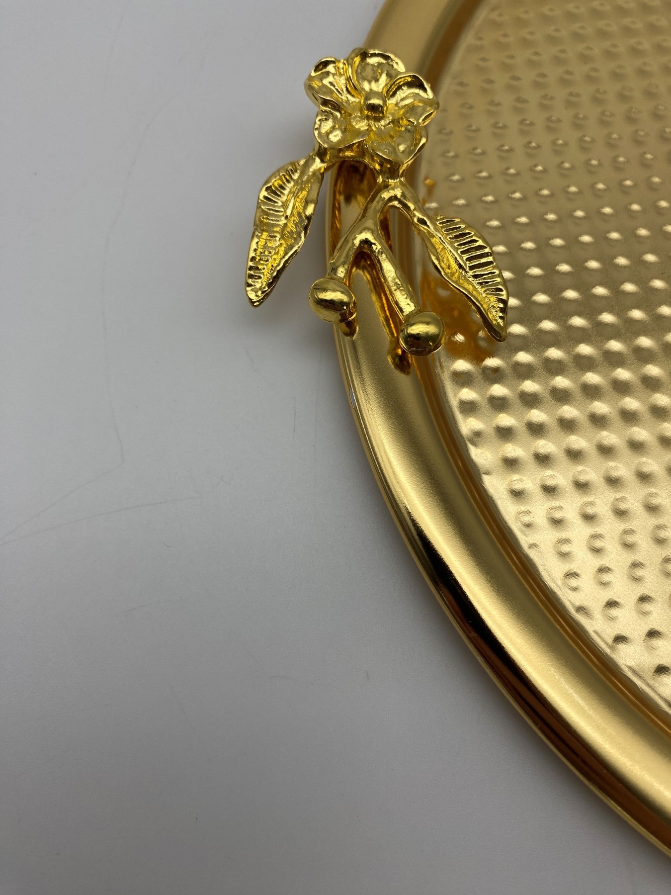 6'lı Japon Güllü Yuvarlak Gold Çay ve Kahve Sunum Tepsisi, Dekoratif Servis Tepsisi 22cm