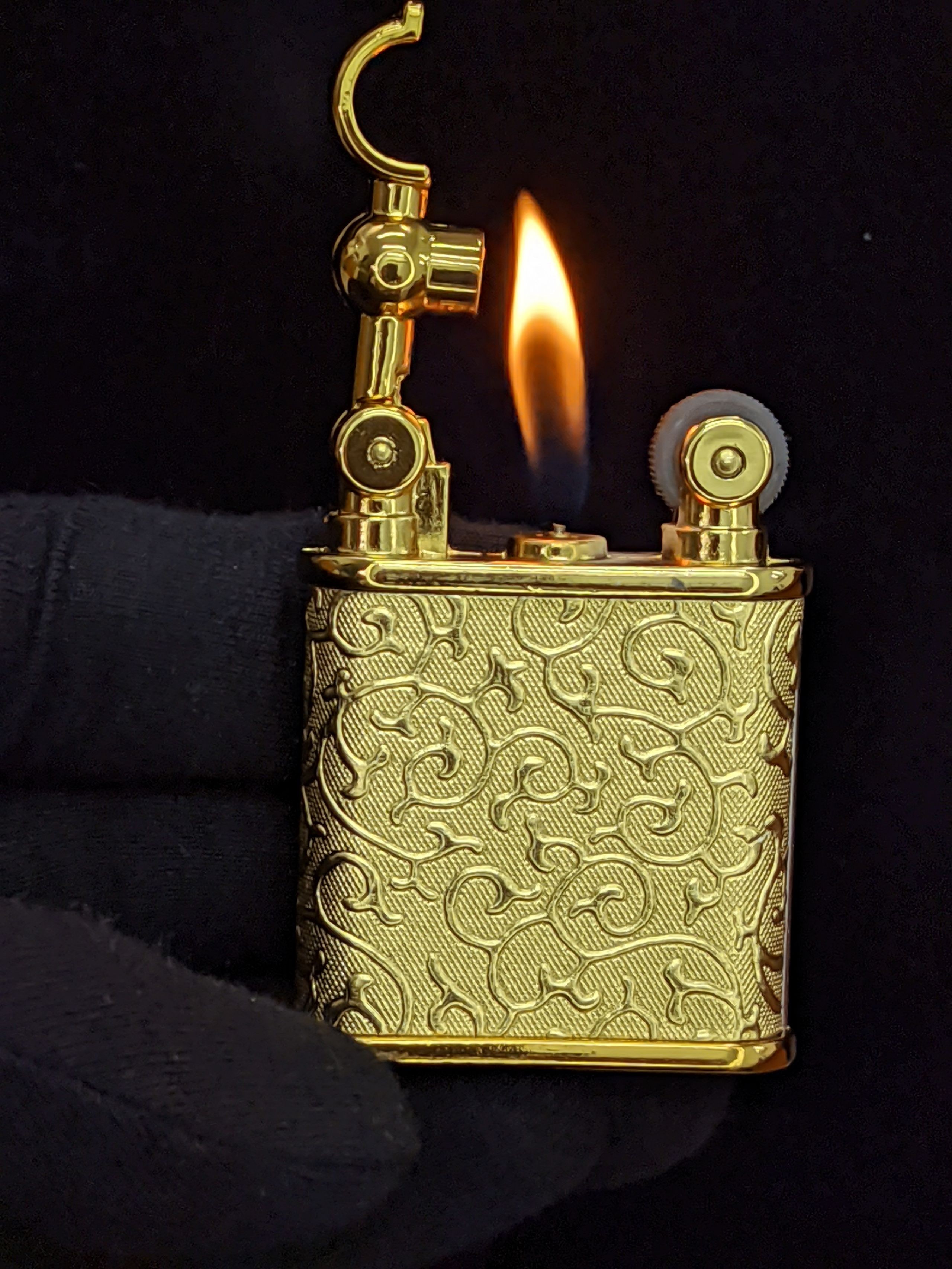 Otantik Retro Şık Kabartma Desenli Cep Model Gazlı Metal LüxÇakmak