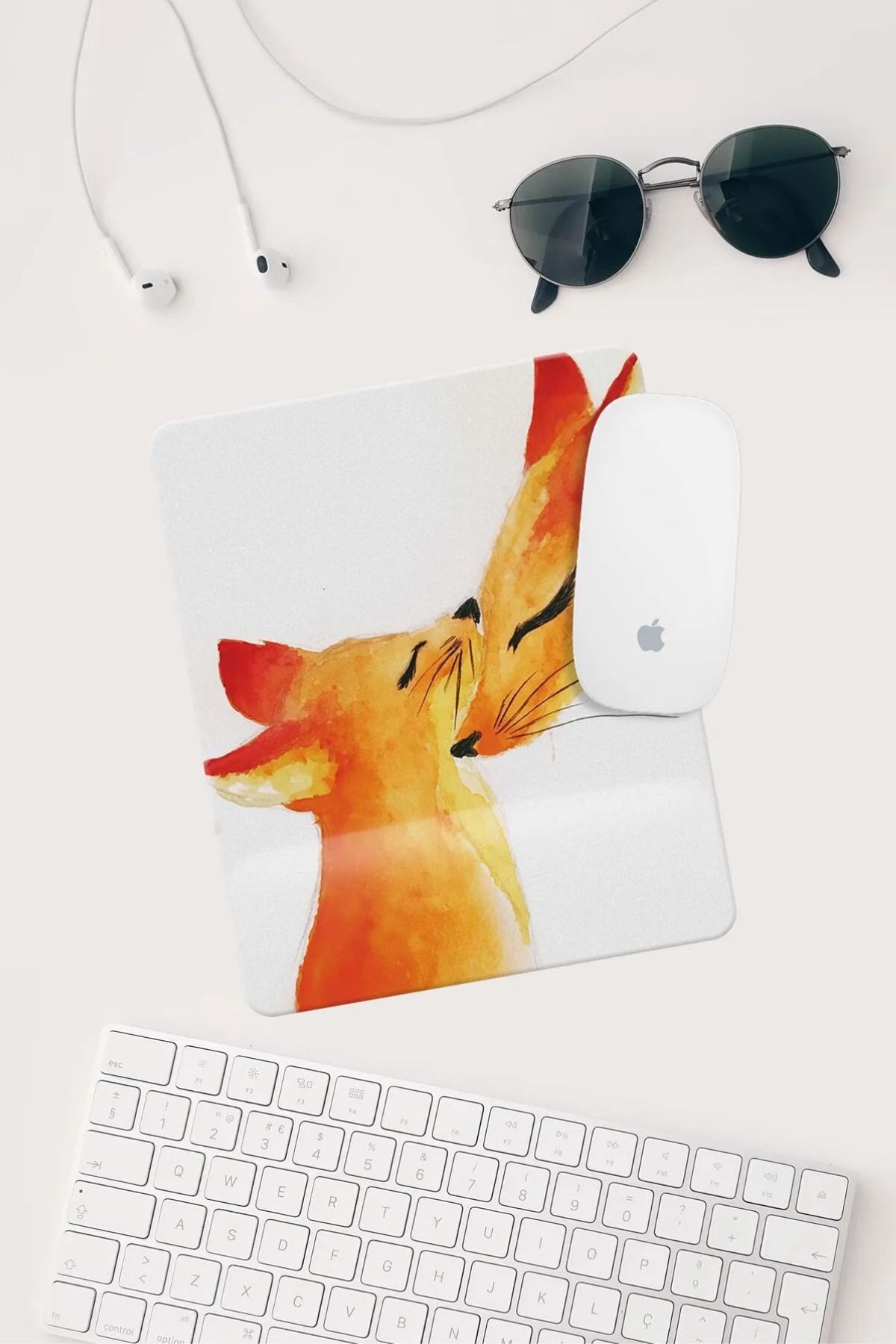 Turuncu Beyaz Tilki Çizimli Bilek Destekli Dikdörtgen Mouse Pad Mouse Altlığı.