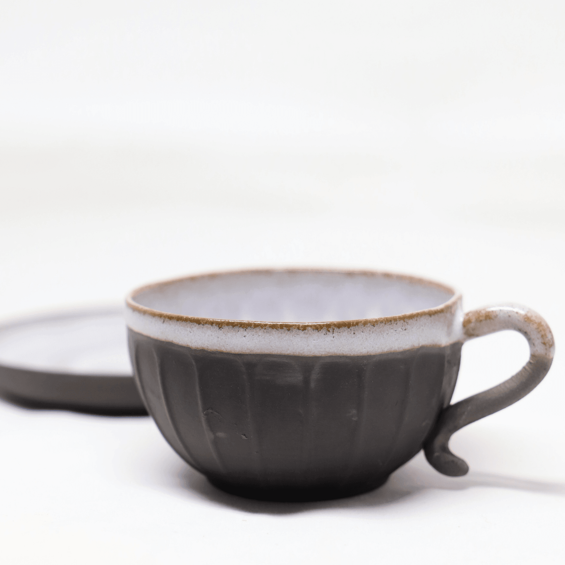 " NOIR PEARL " Stoneware Fincan