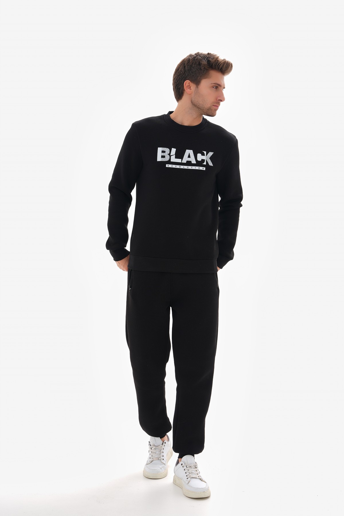 ‘Black Revolution’ Baskılı Sıfır Yaka Sweatshirt