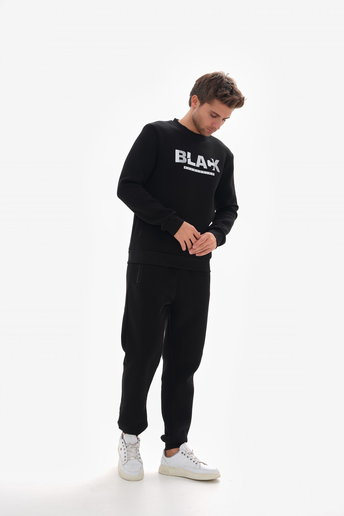 ‘Black Revolution’ Baskılı Sıfır Yaka Sweatshirt