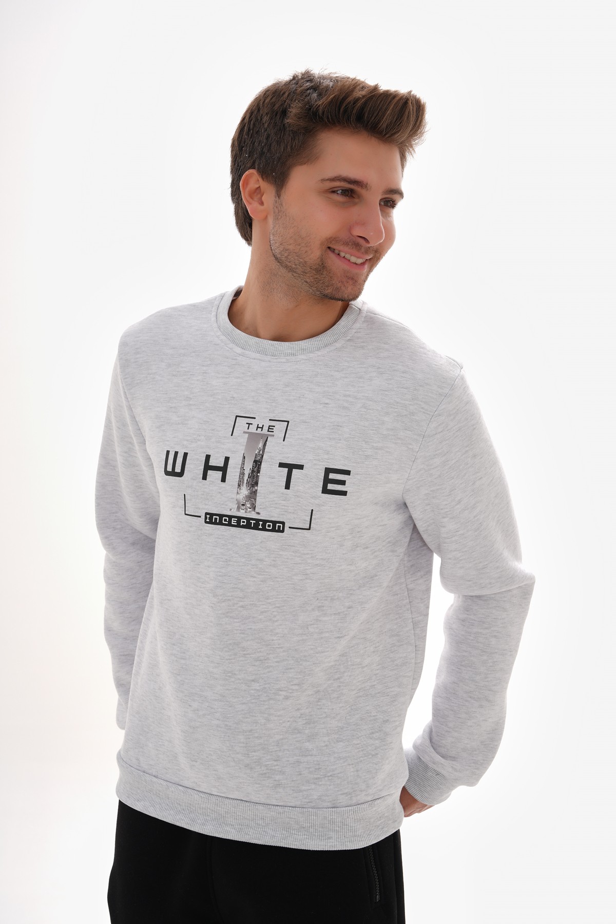 ‘The White Inception’ Baskılı Sıfır Yaka Sweatshirt