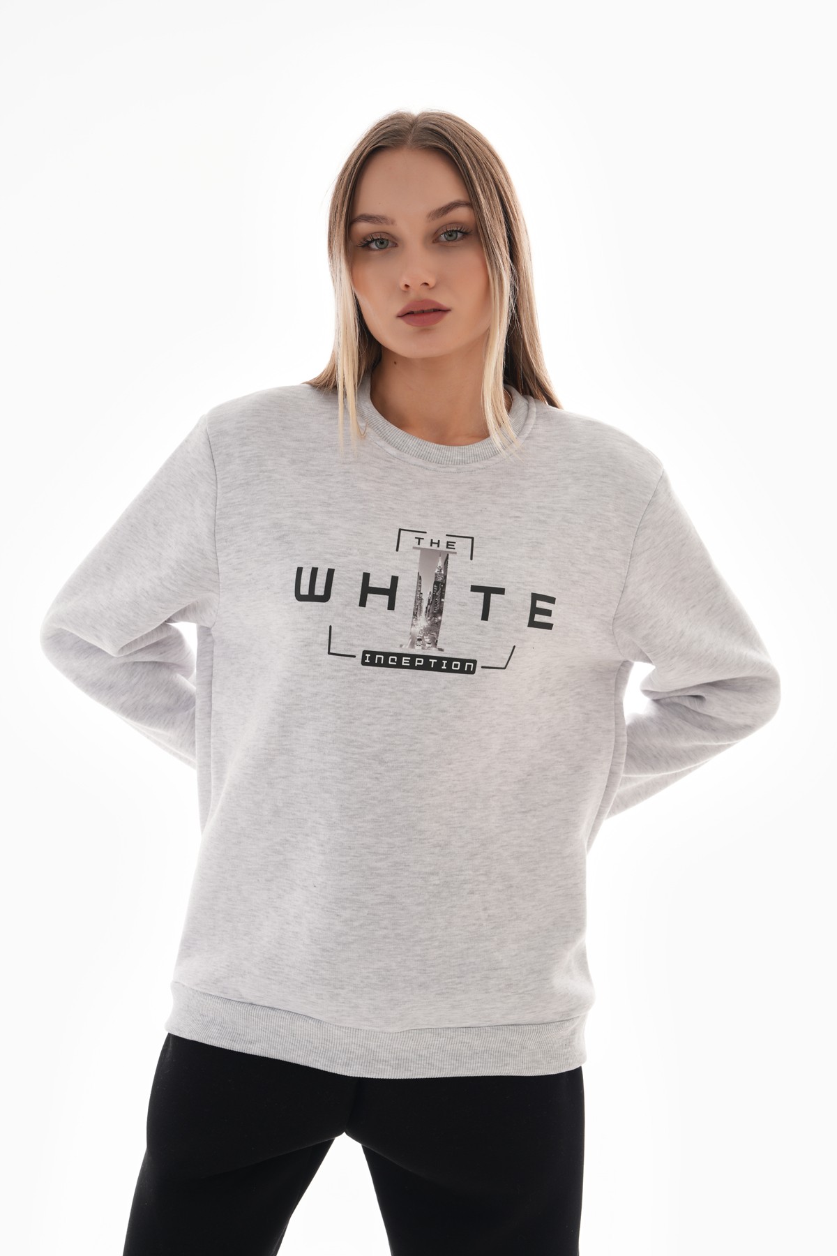 ‘The White Inception’ Baskılı Sıfır Yaka Sweatshirt