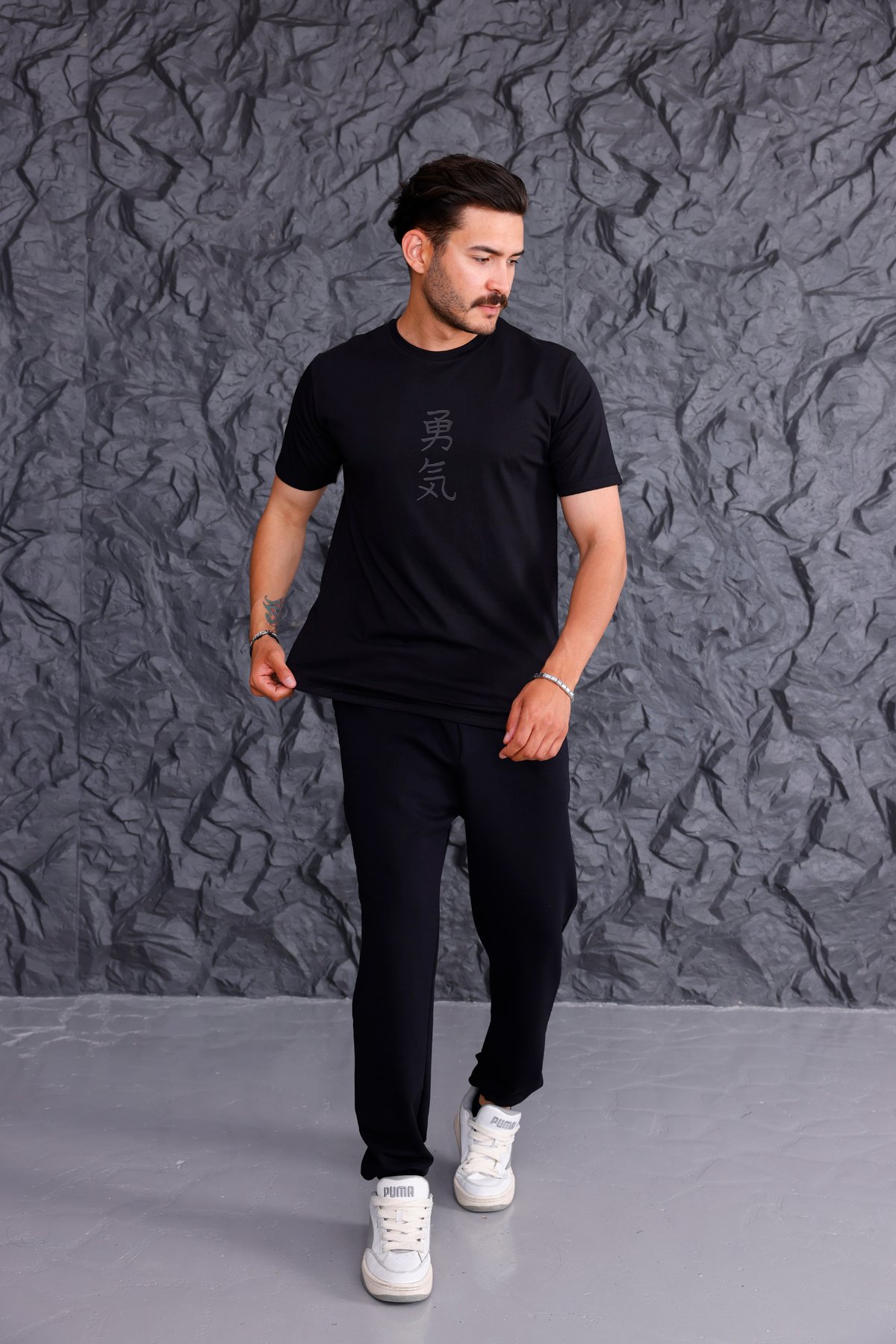'Yūki' Basic T-shirt Eşofman Takımı