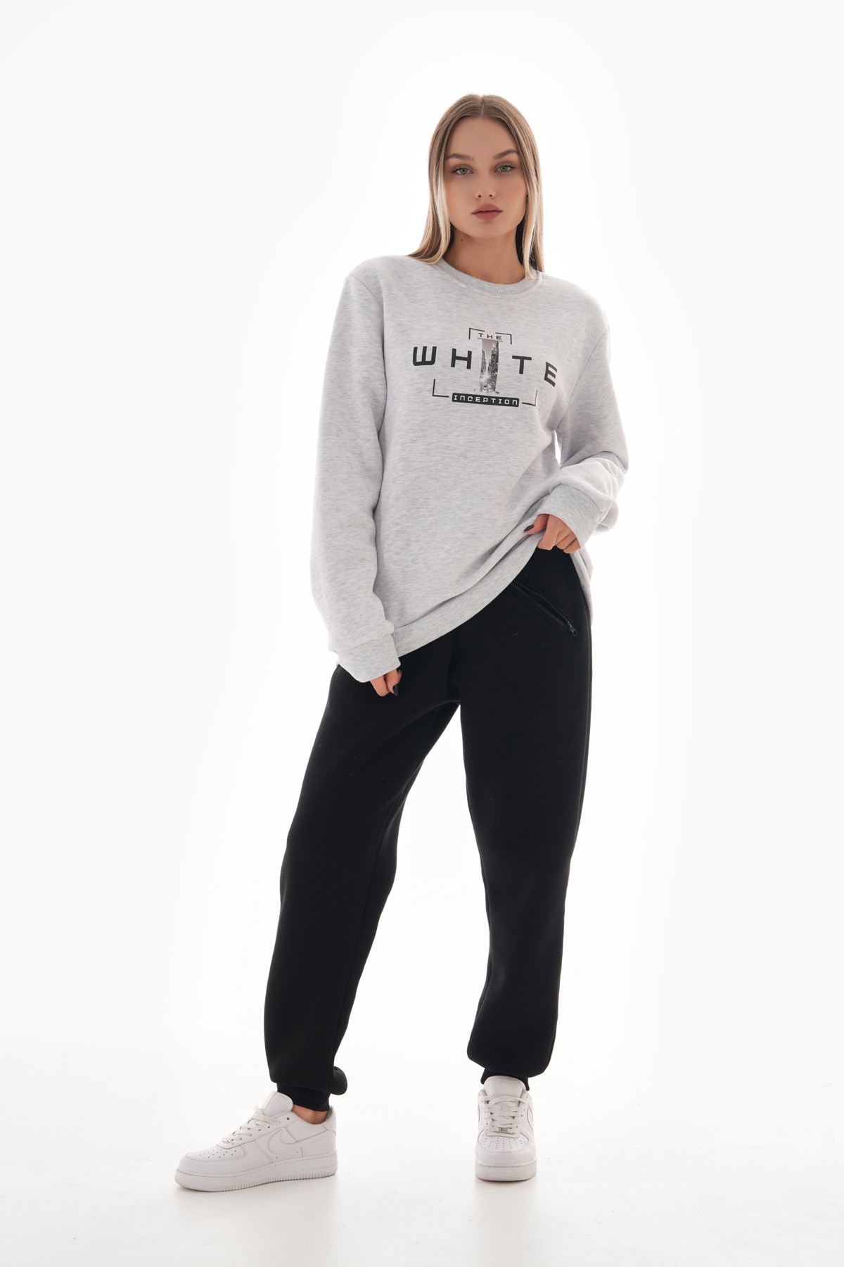 ‘The White Inception’ Baskılı Sıfır Yaka Sweatshirt