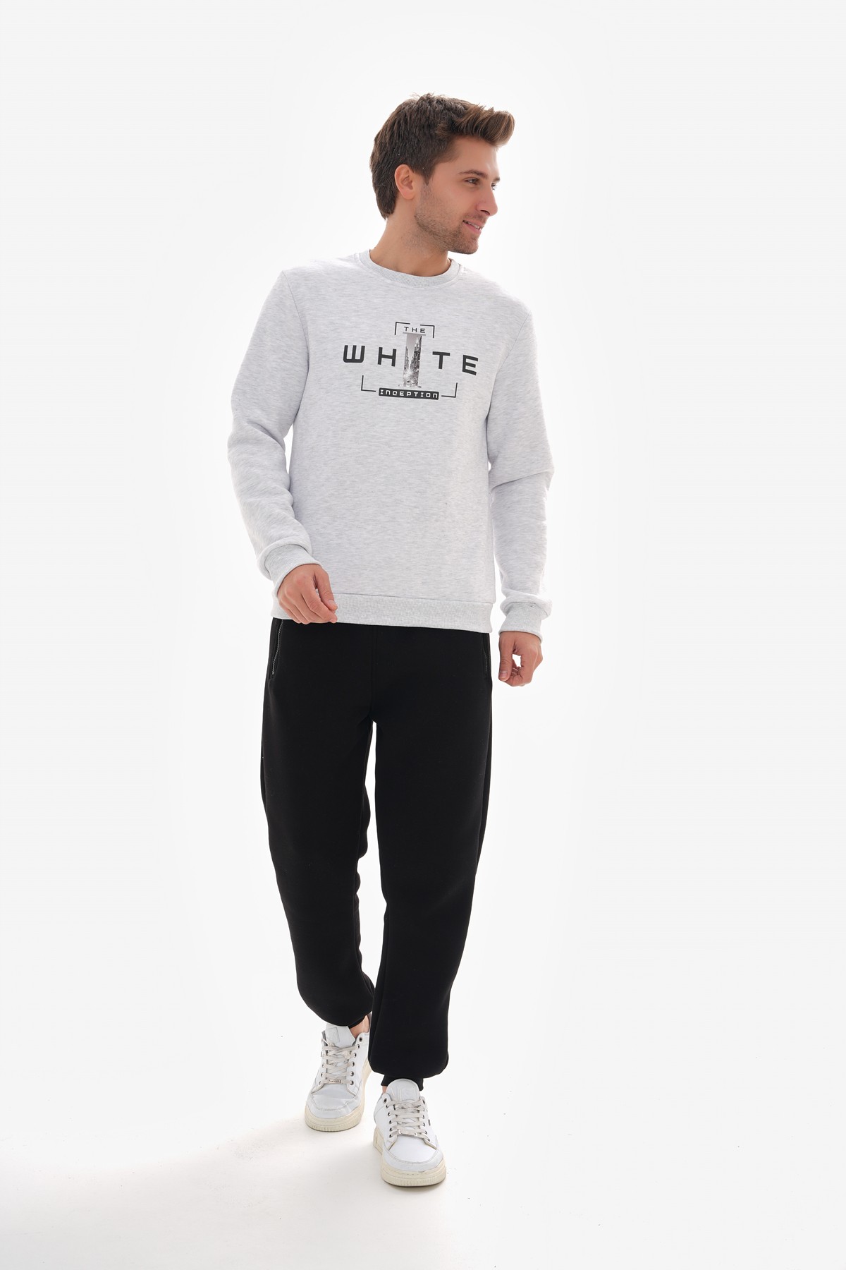 ‘The White Inception’ Baskılı Sıfır Yaka Sweatshirt