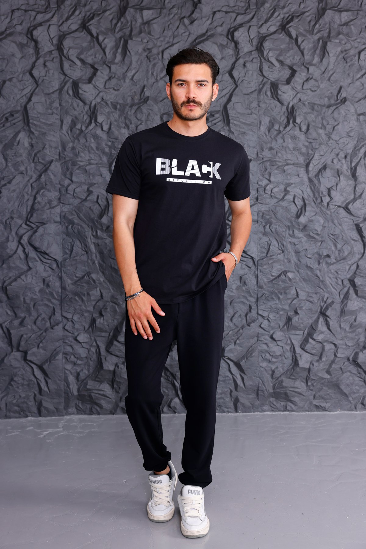 'Black Revolution' Baskılı Basic T-shirt