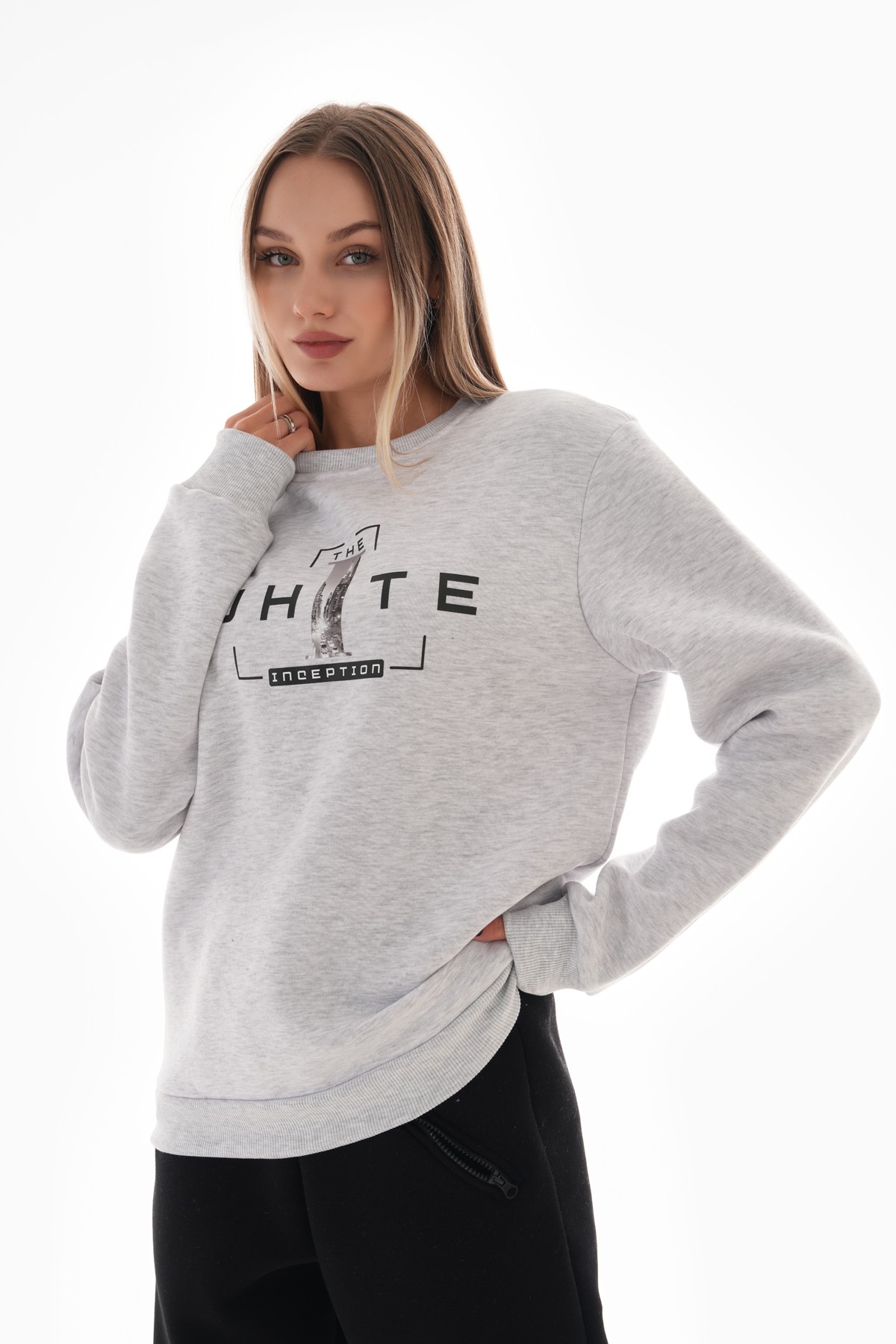 ‘The White Inception’ Baskılı Sıfır Yaka Sweatshirt