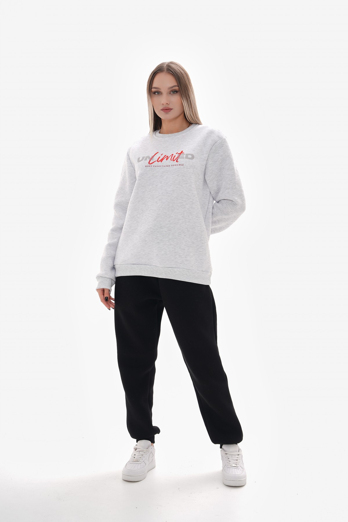 ‘Unlimited’ Baskılı Sıfır Yaka Sweatshirt