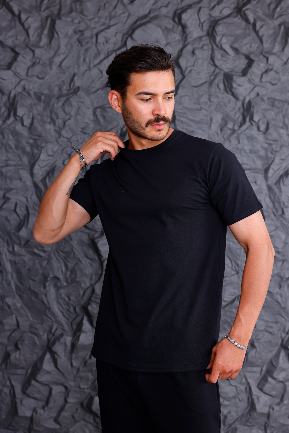 Basic T-shirt