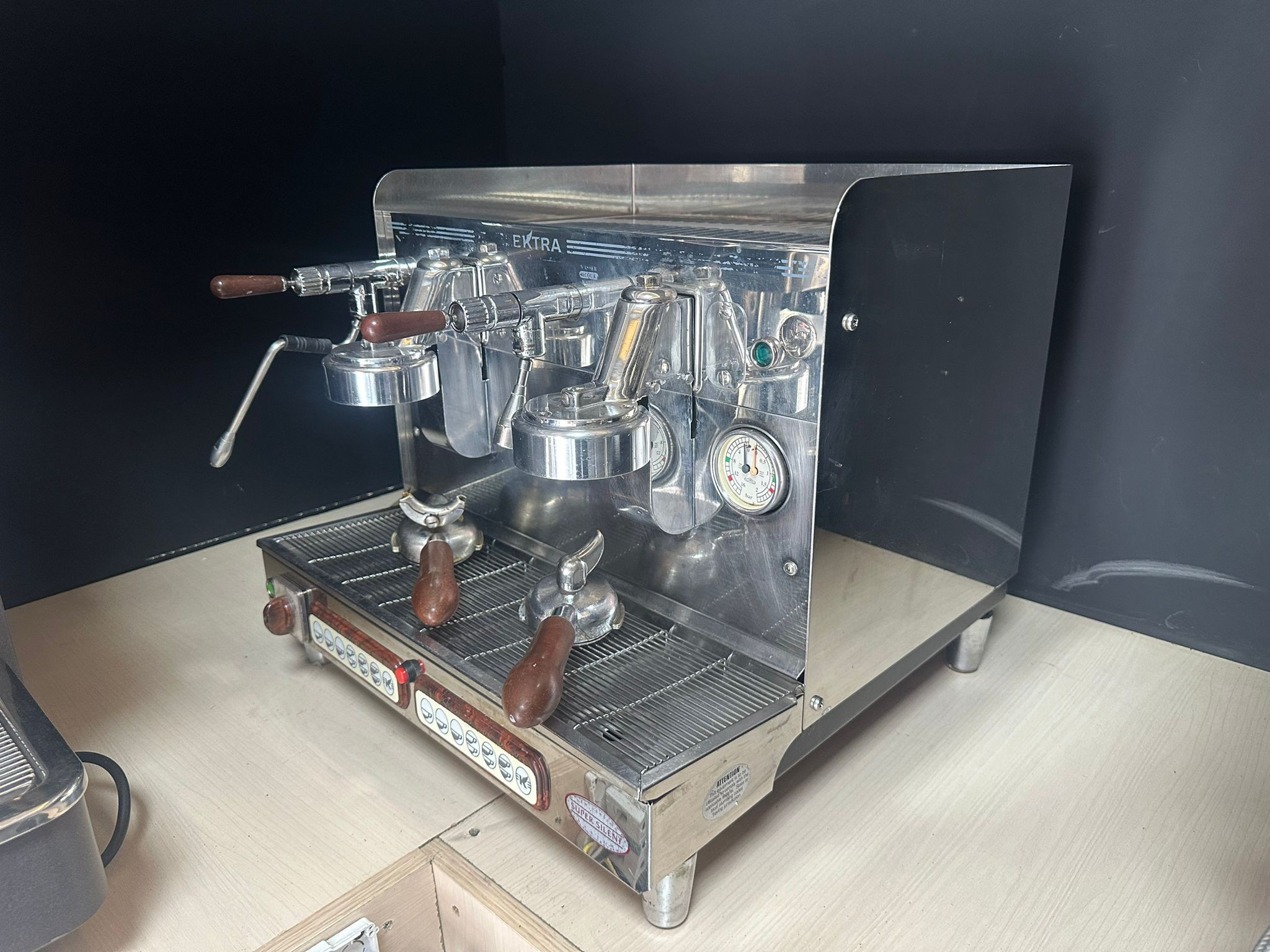 Elektra Espresso Makinesi Çift Grup-2 Gruplu, Yarı Otomatik, 10.5 L, 2900/3700 W