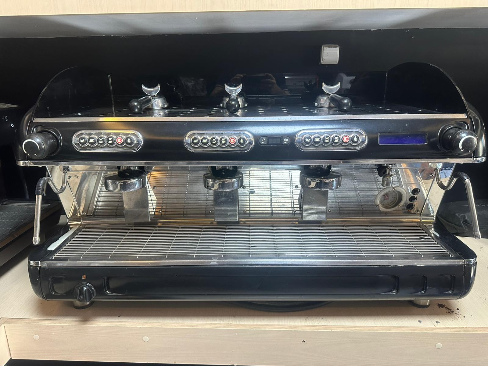 Sanremo Verona  Multiboiler  Espresso Kahve Makinesi, 3 Gruplu, Beyaz