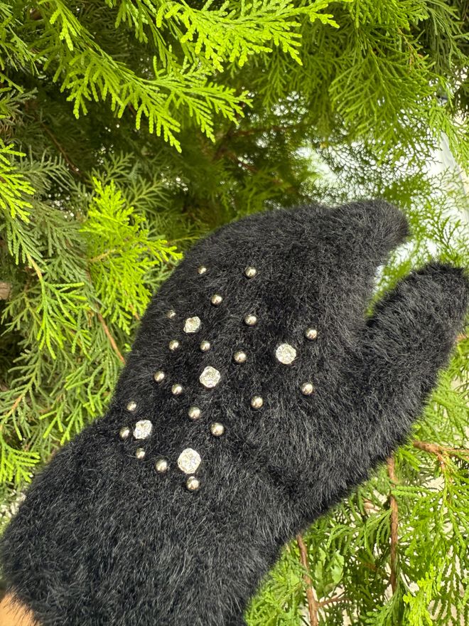 Üzeri Taşlı İçi Kürklü Tüylü Eldiven - Siyah