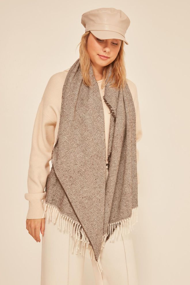 Yumuşak Dokulu Püsküllü Kahve Kalın Omuz Şal