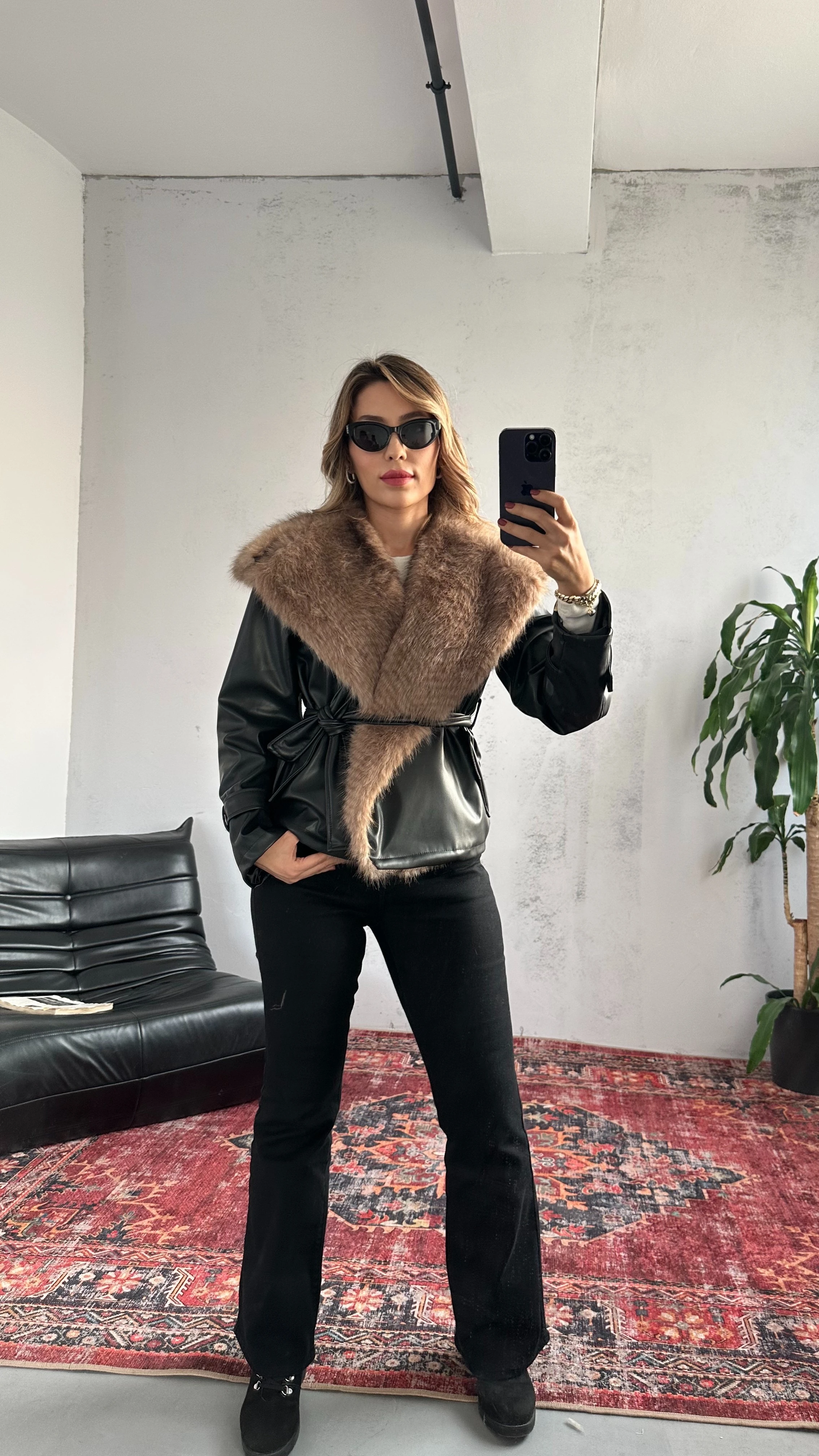 Kürk Yaka Kuşaklı Deri Ceket - siyah