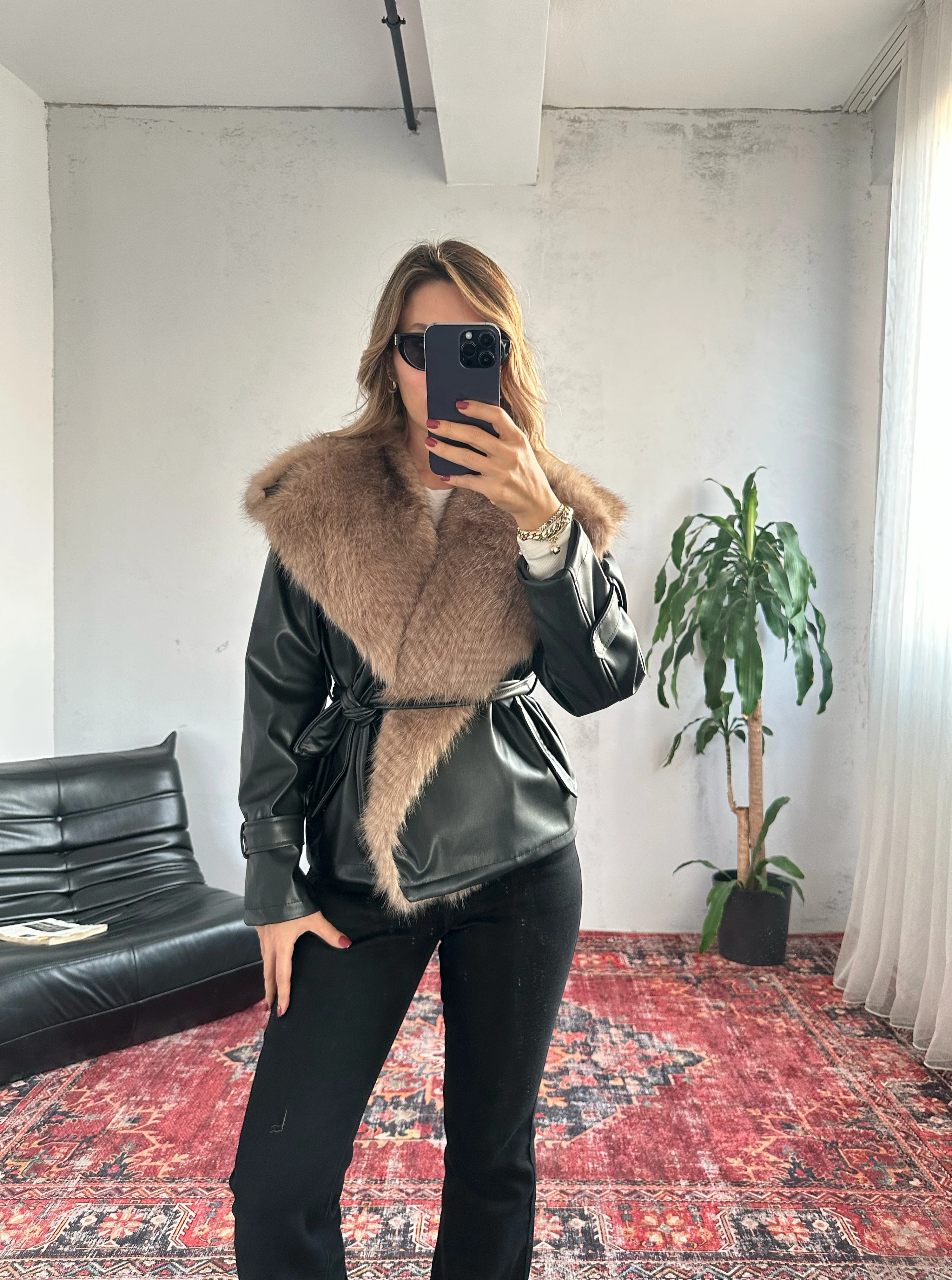 Kürk Yaka Kuşaklı Deri Ceket