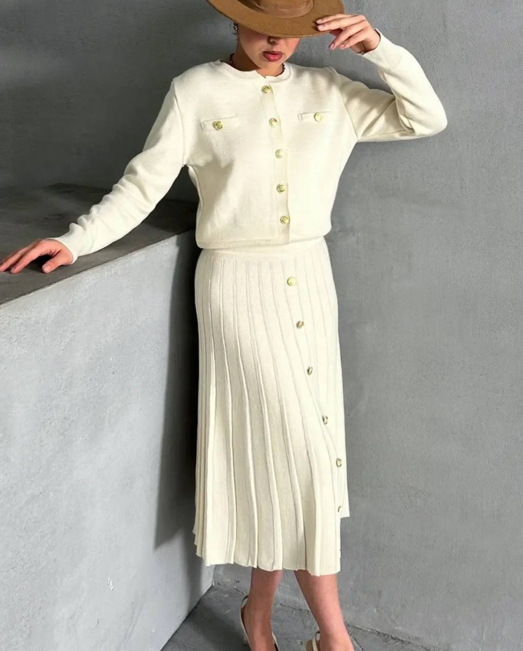 Düğmeli Pileli Triko Etekli Takım - ekru