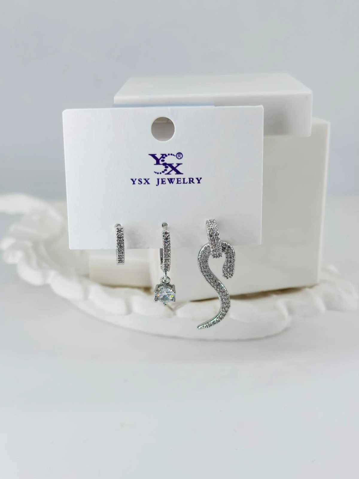 ZİRKON TAŞLI ÜÇLÜ KOMBİN KÜPE 