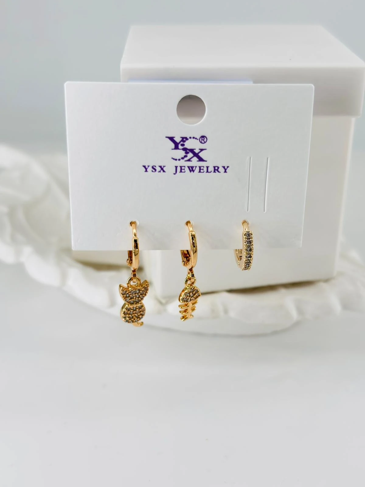 ZİRKON TAŞLI ÜÇLÜ KOMBİN KÜPE 