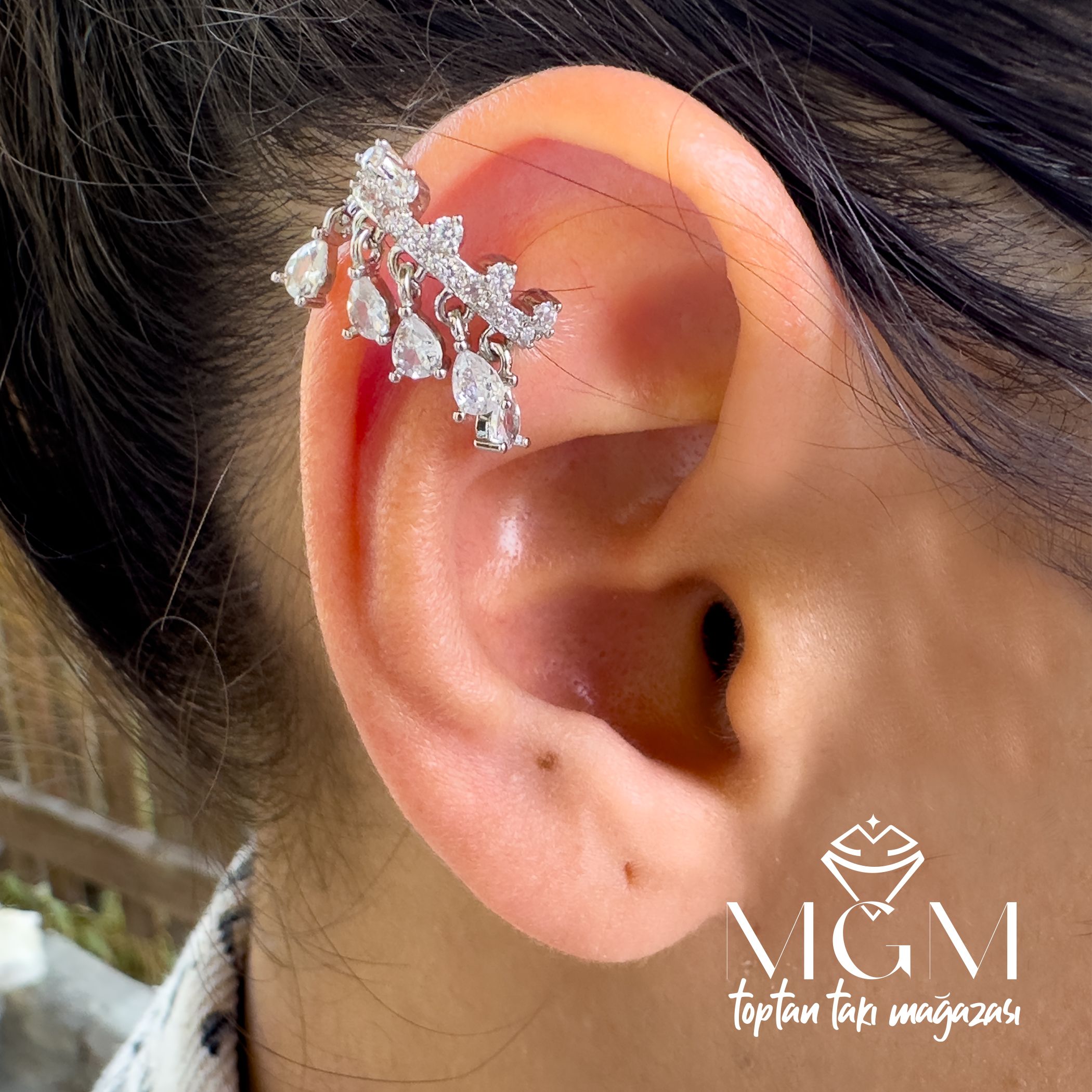 KIKIRDAK KÜPESİ EARCUFF