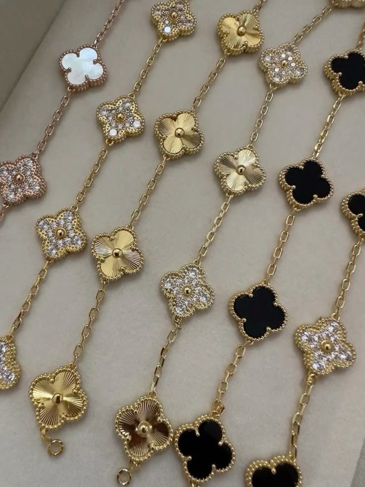 Van Cleef 5 Motif Bileklik (İthal)