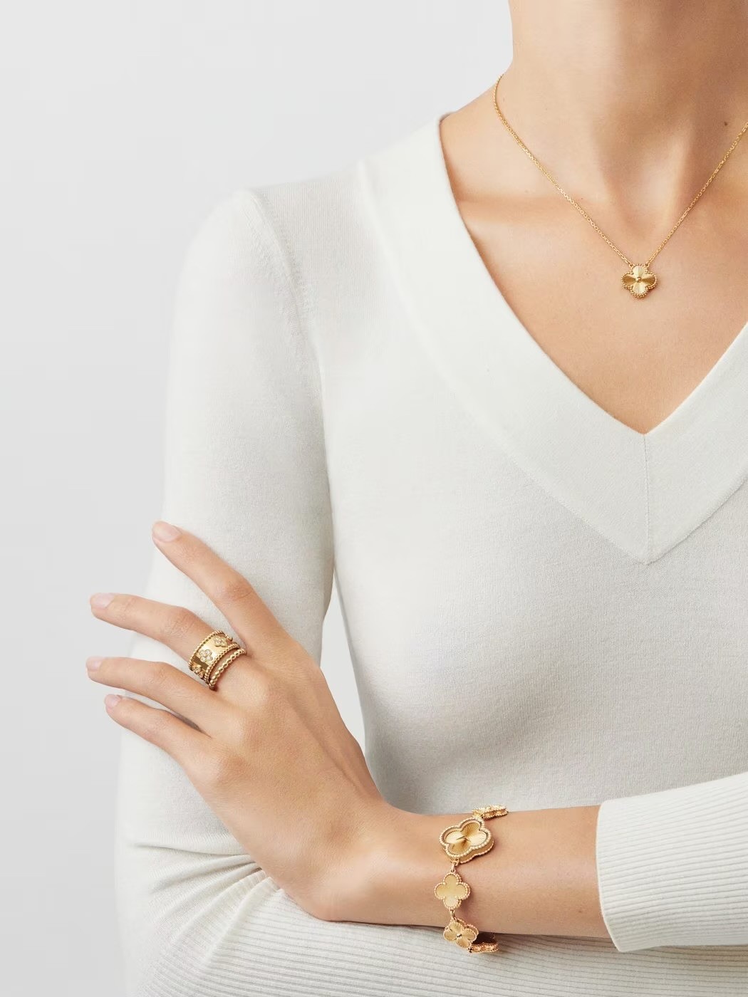 Van Cleef Parlak Tek Motif Kolye (İthal)