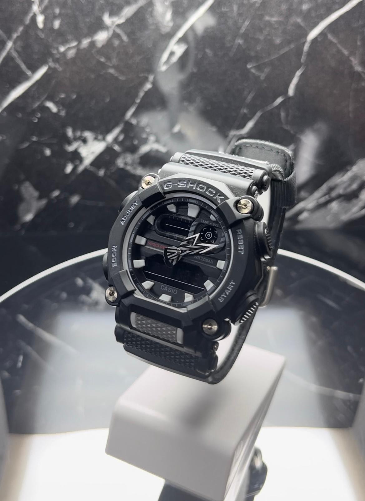 Casio G-SHOCK Siyah Kumaş Kayış Erkek Kol Saati