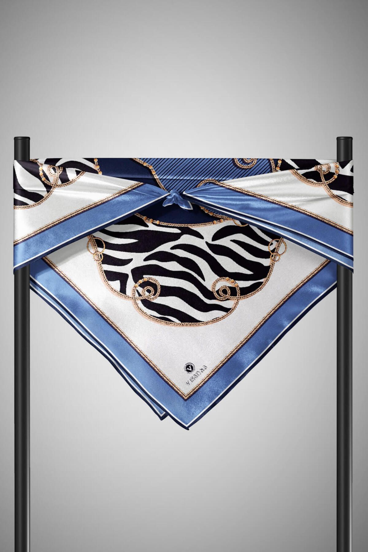 %100 Twill Ipek Zincirli Ve Zebra Desenli Indigo - Lacivert Renkli 90x90 Eşarp Dikim Şekli : El Diki