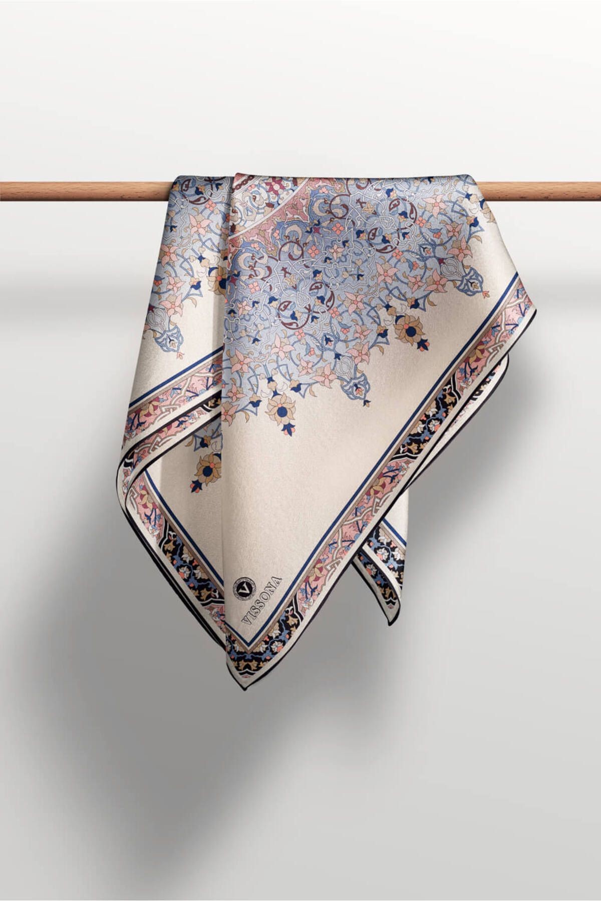 %100 Twill İpek Şal Desenli Pudra Renkli 90x90 Eşarp Dikim Şekli : El Dikişi