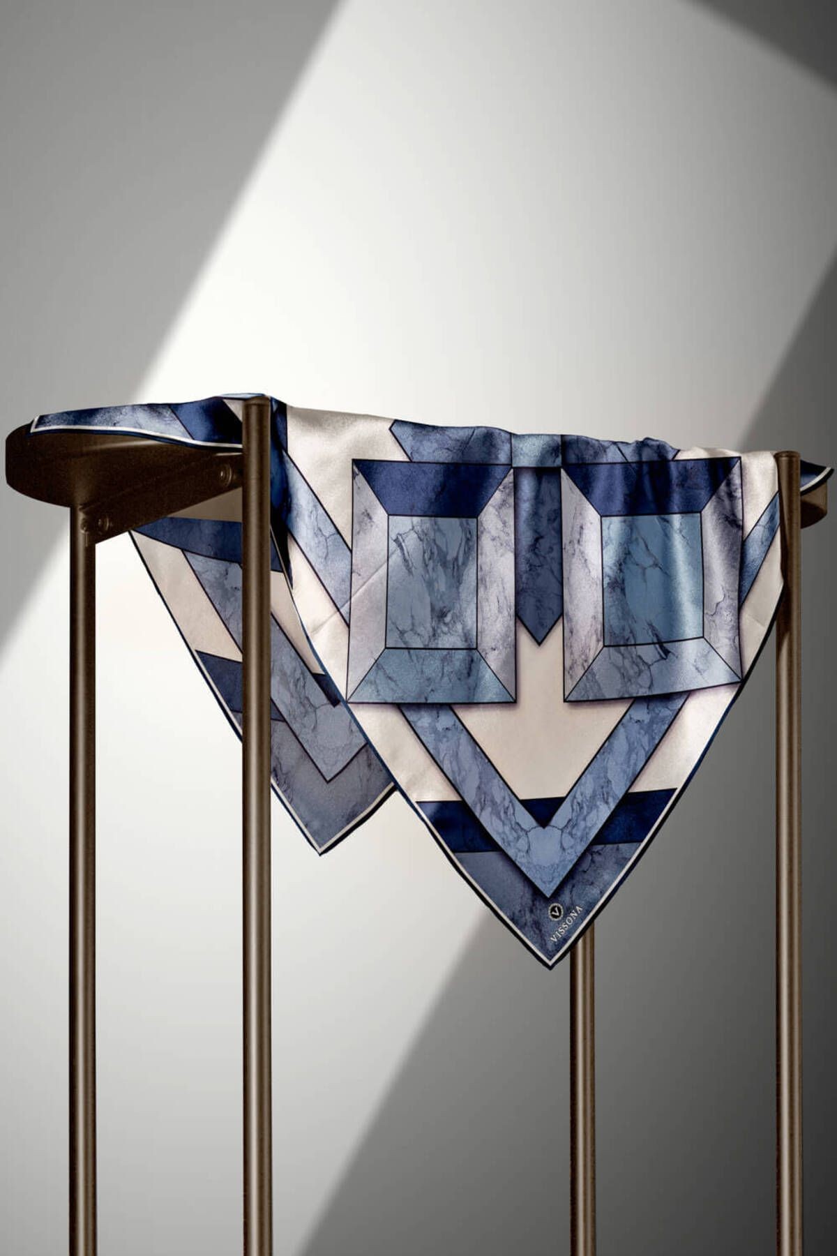 %100 Twill İpek Mermer Desenli İndigo - Lacivert Renkli 90x90 Eşarp Dikim Şekli : El Dikişi